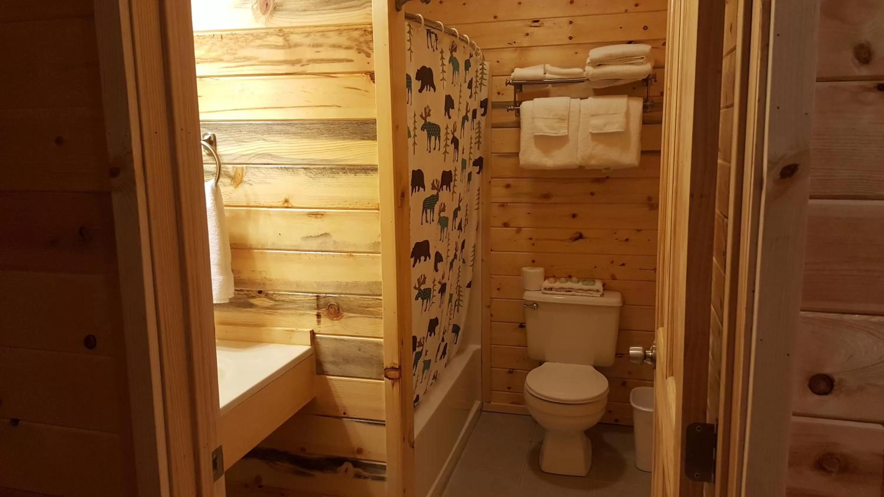 Shower in Riverfront Motel & Cabins