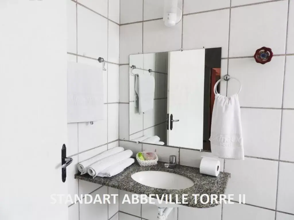 Bathroom in Abbeville Hotel Torre I - Torre II