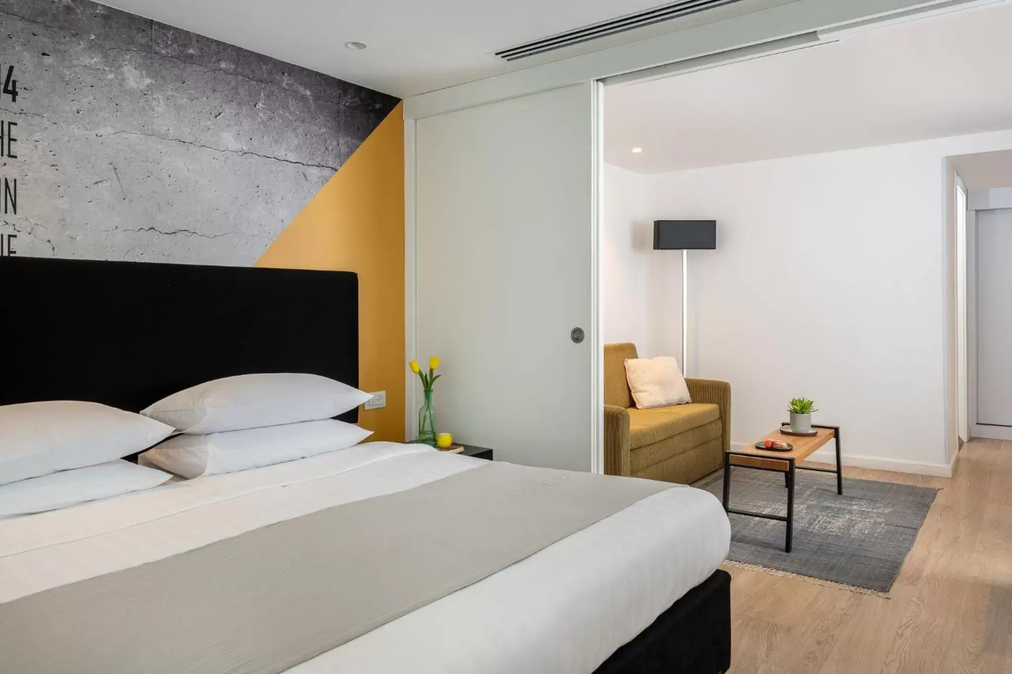 Studio Deluxe - single occupancy in BY14 TLV Hotel