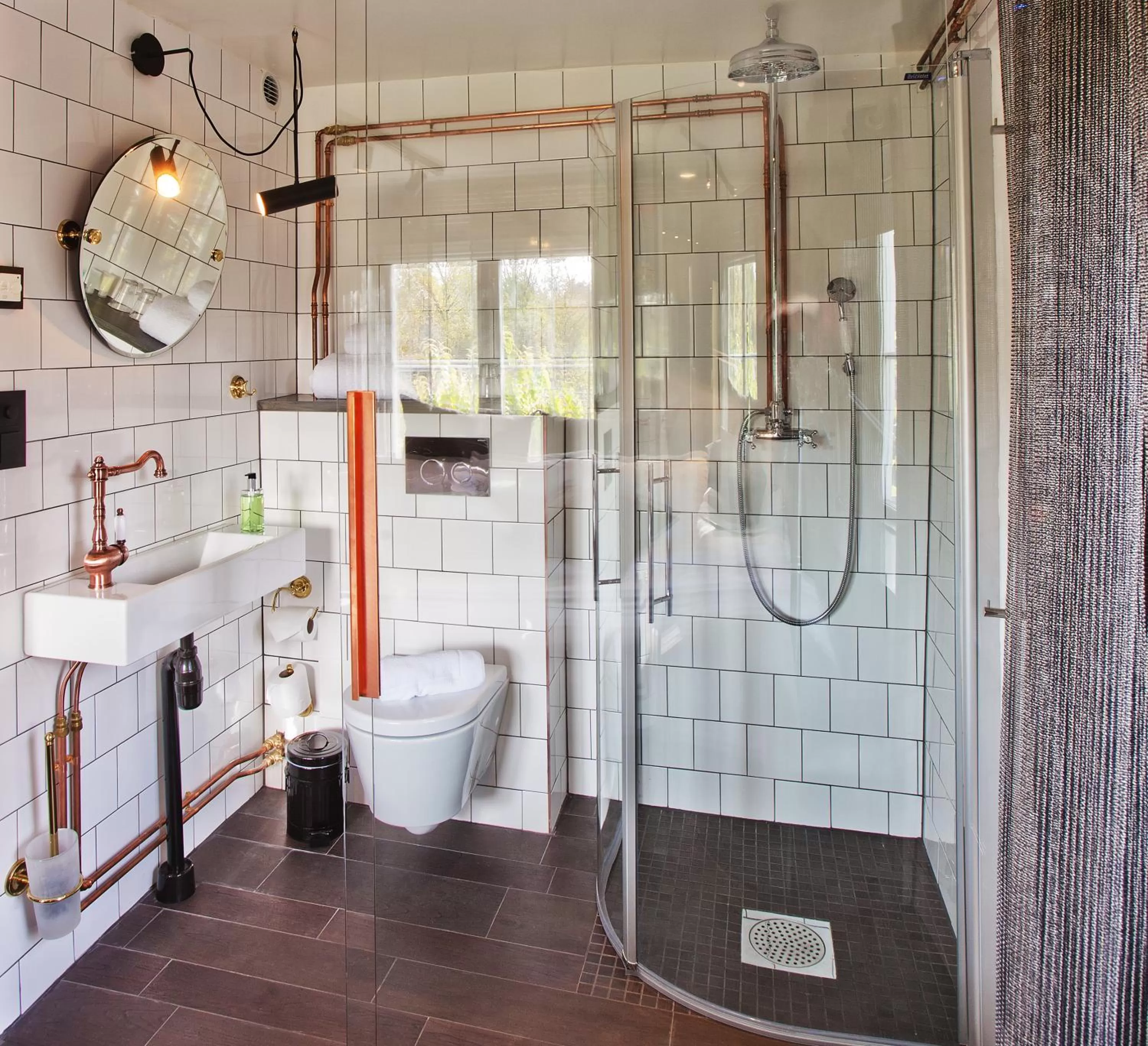 Shower in Hesselby Slott