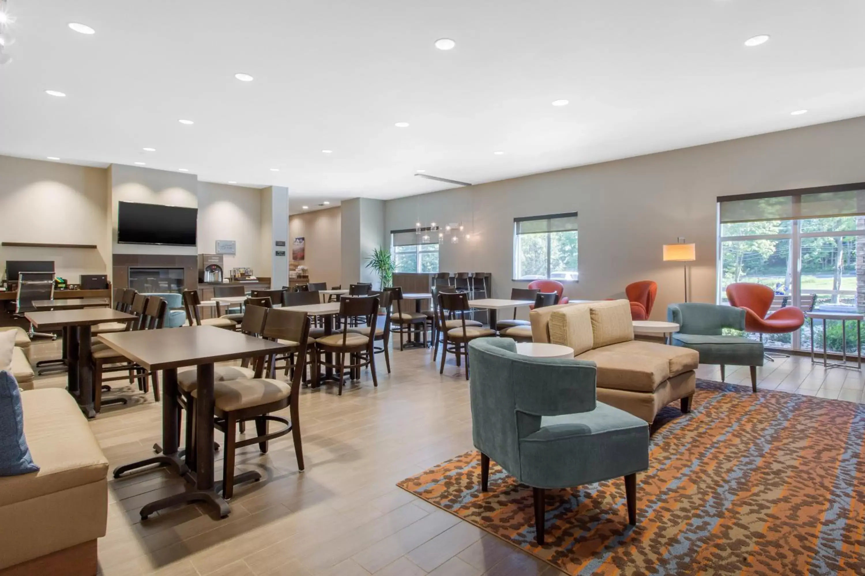 Seating area, Lounge/Bar in Sleep Inn & Suites Monroe - Woodbury