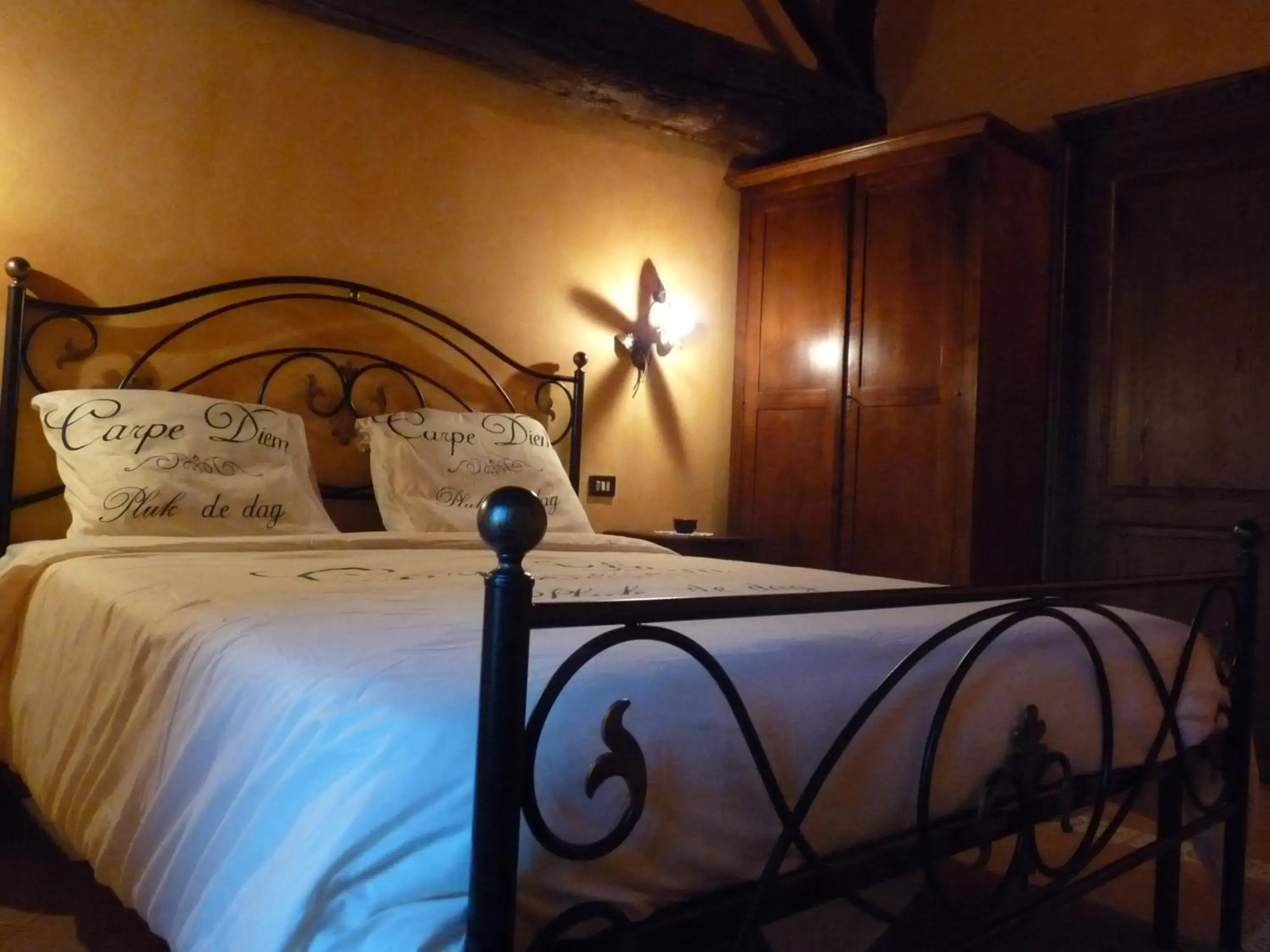 Bed in Castello Di Giomici