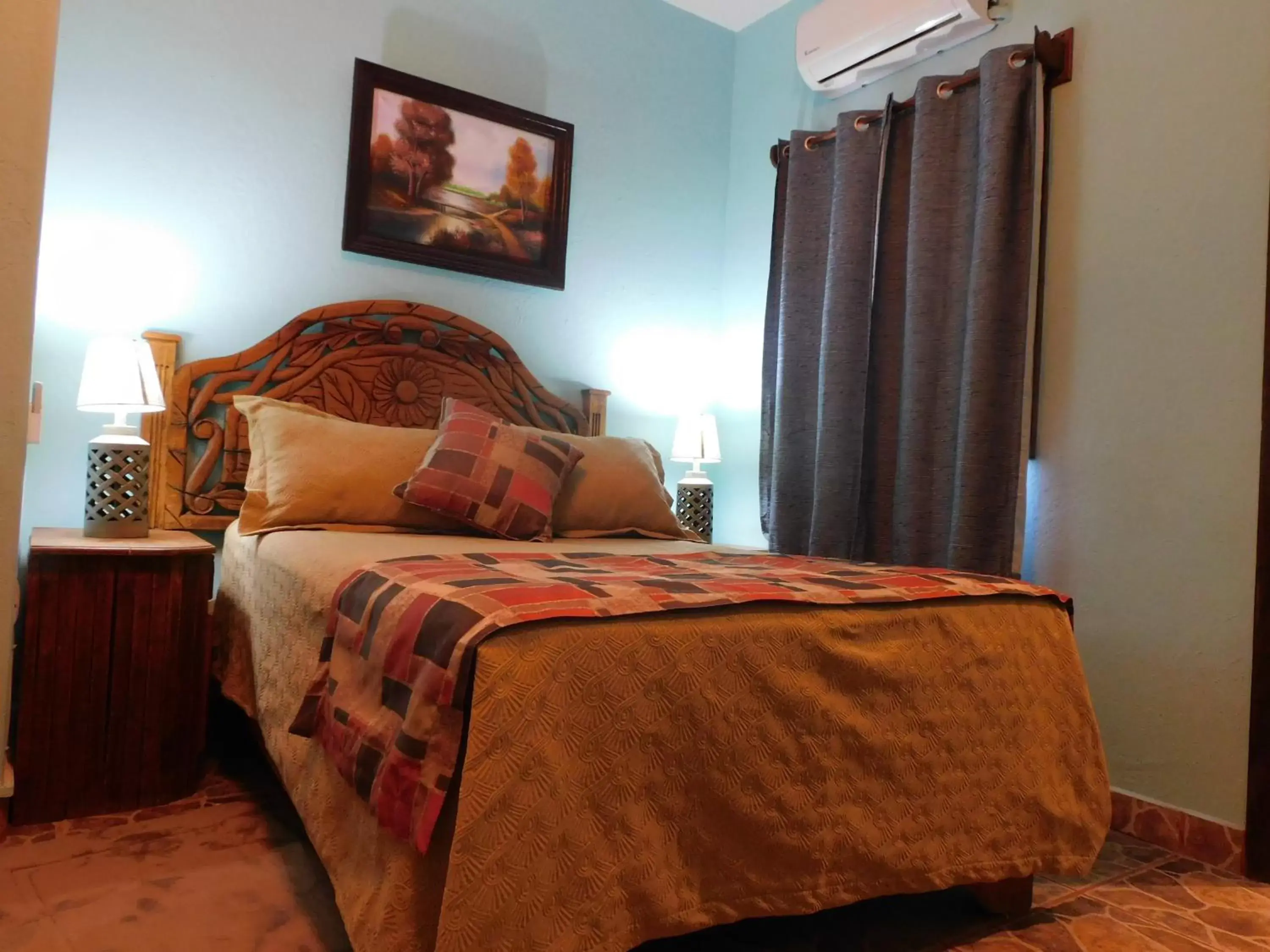 Bed in Vista Del Sol Apartments