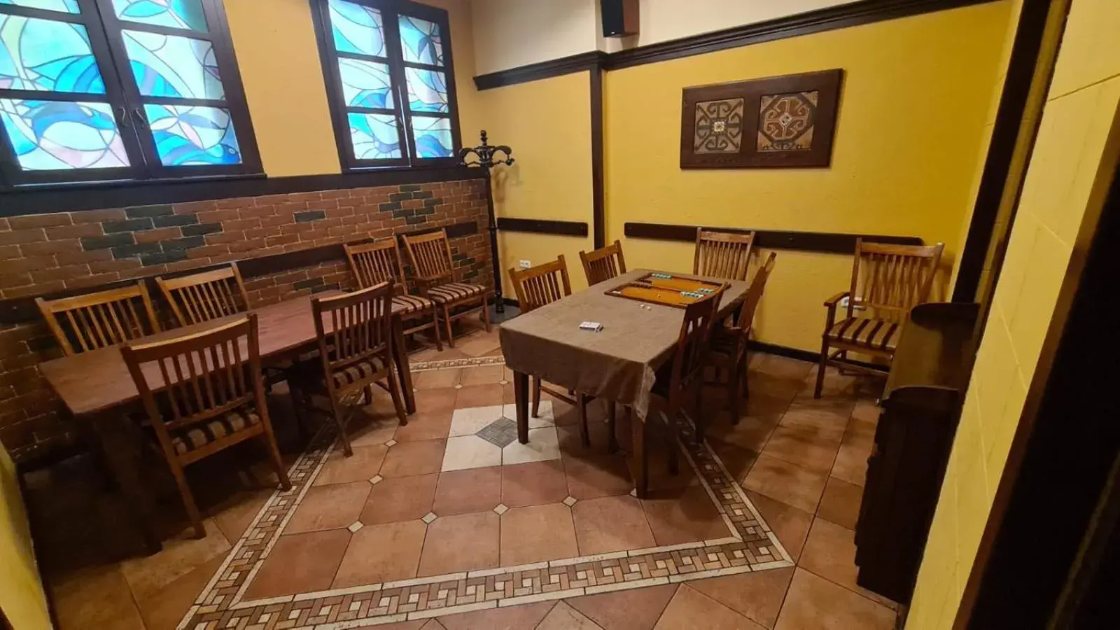 Game Room, Restaurant/Places to Eat in Hosteljan