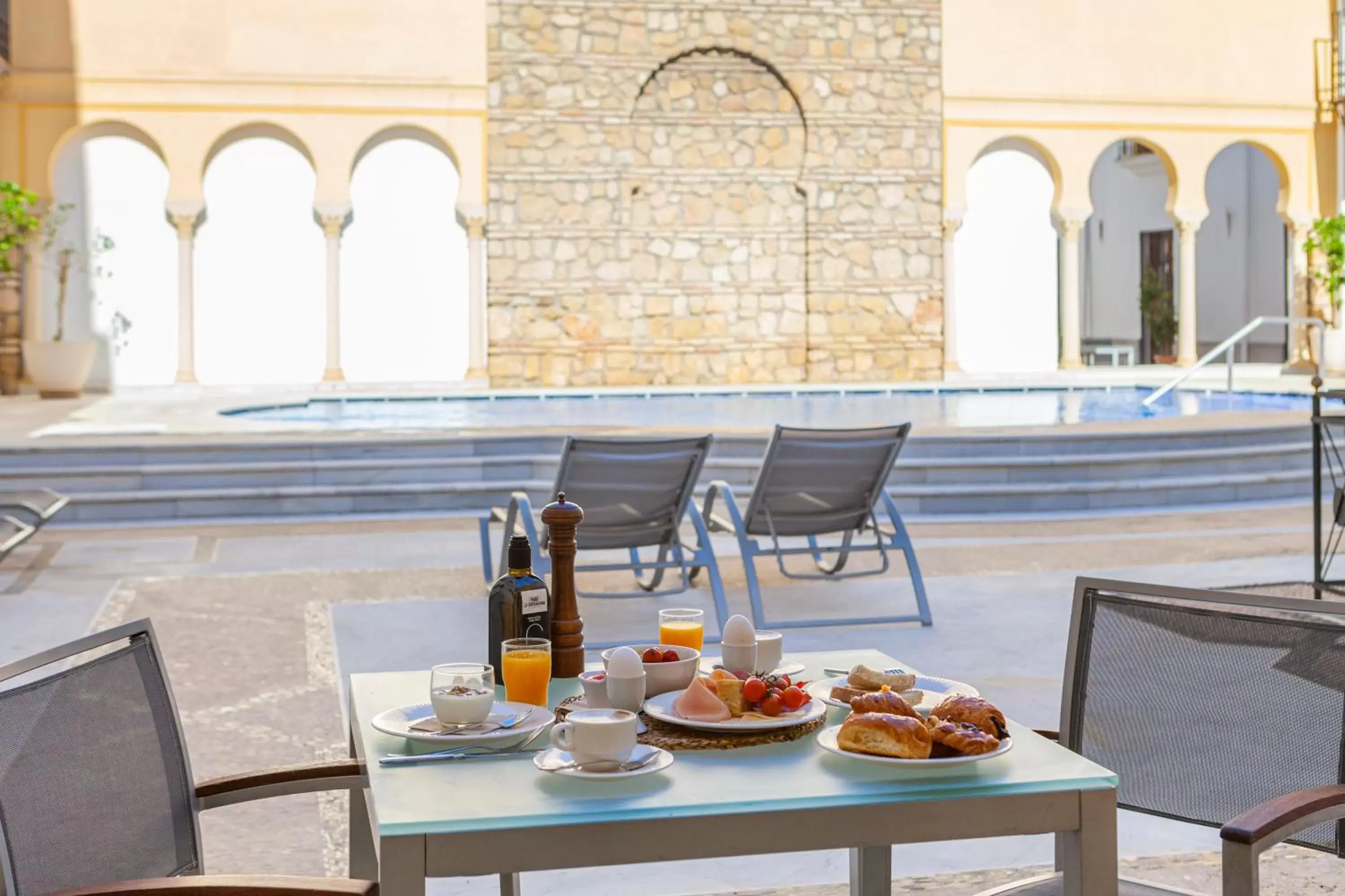 Balcony/Terrace, Restaurant/Places to Eat in Macia Alfaros