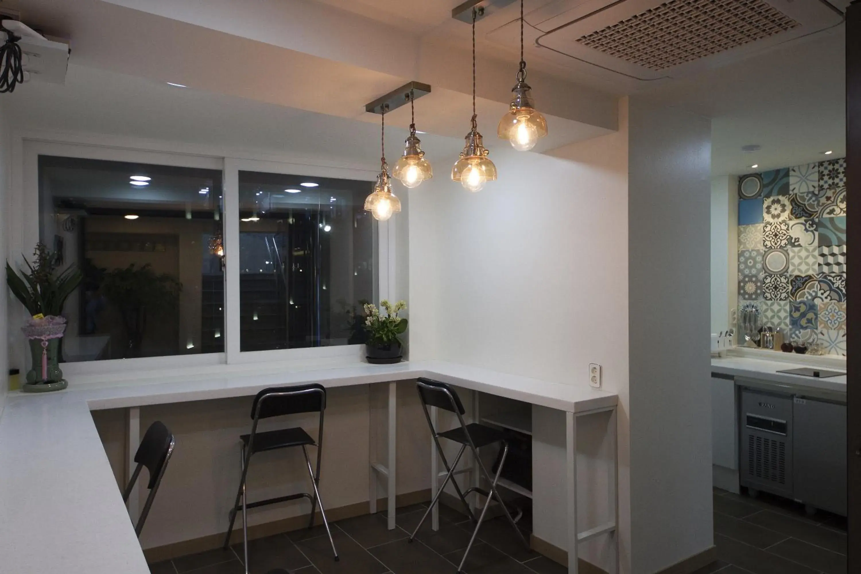 Restaurant/places to eat in K-Guesthouse Myeongdong 1