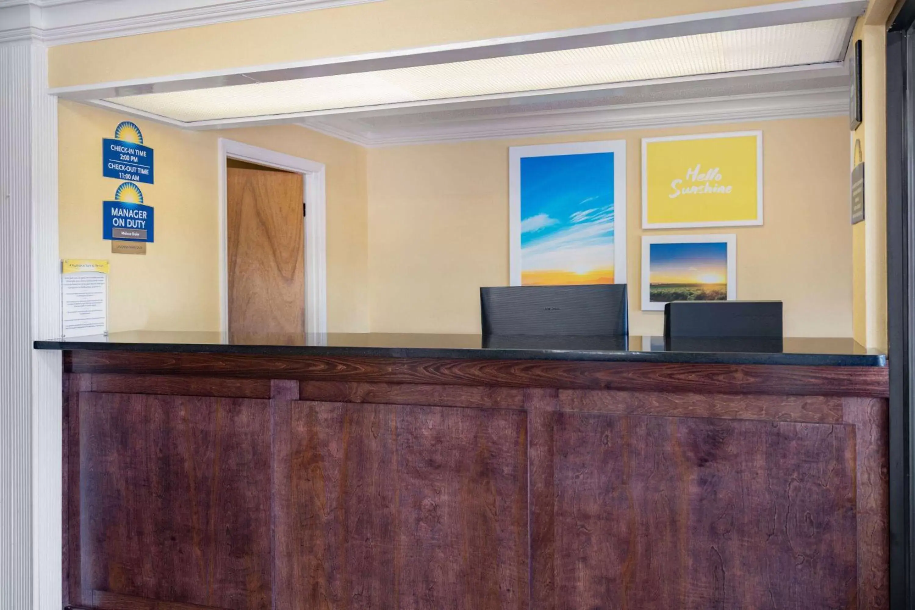 Lobby or reception, Lobby/Reception in Days Inn by Wyndham Macon I-475