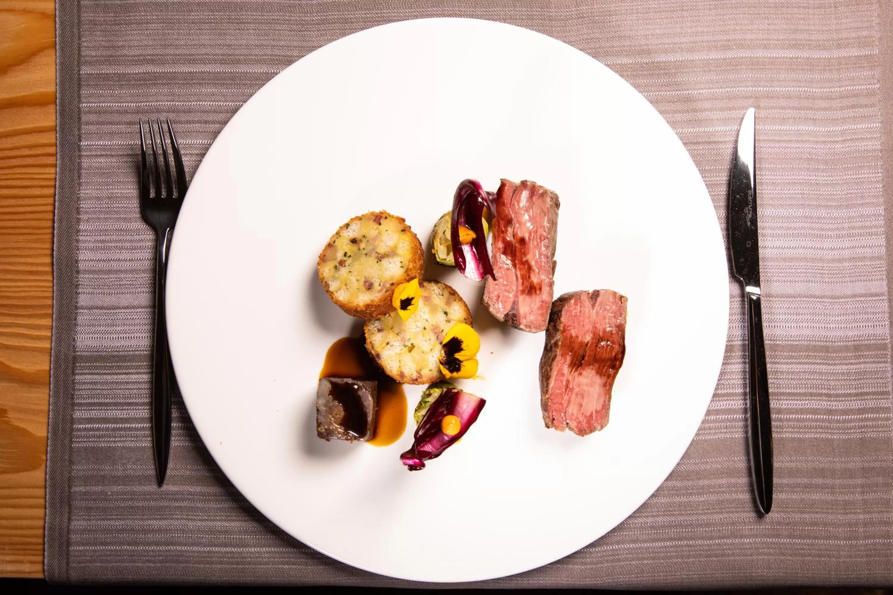 Restaurant/places to eat, Food in Villa Giade