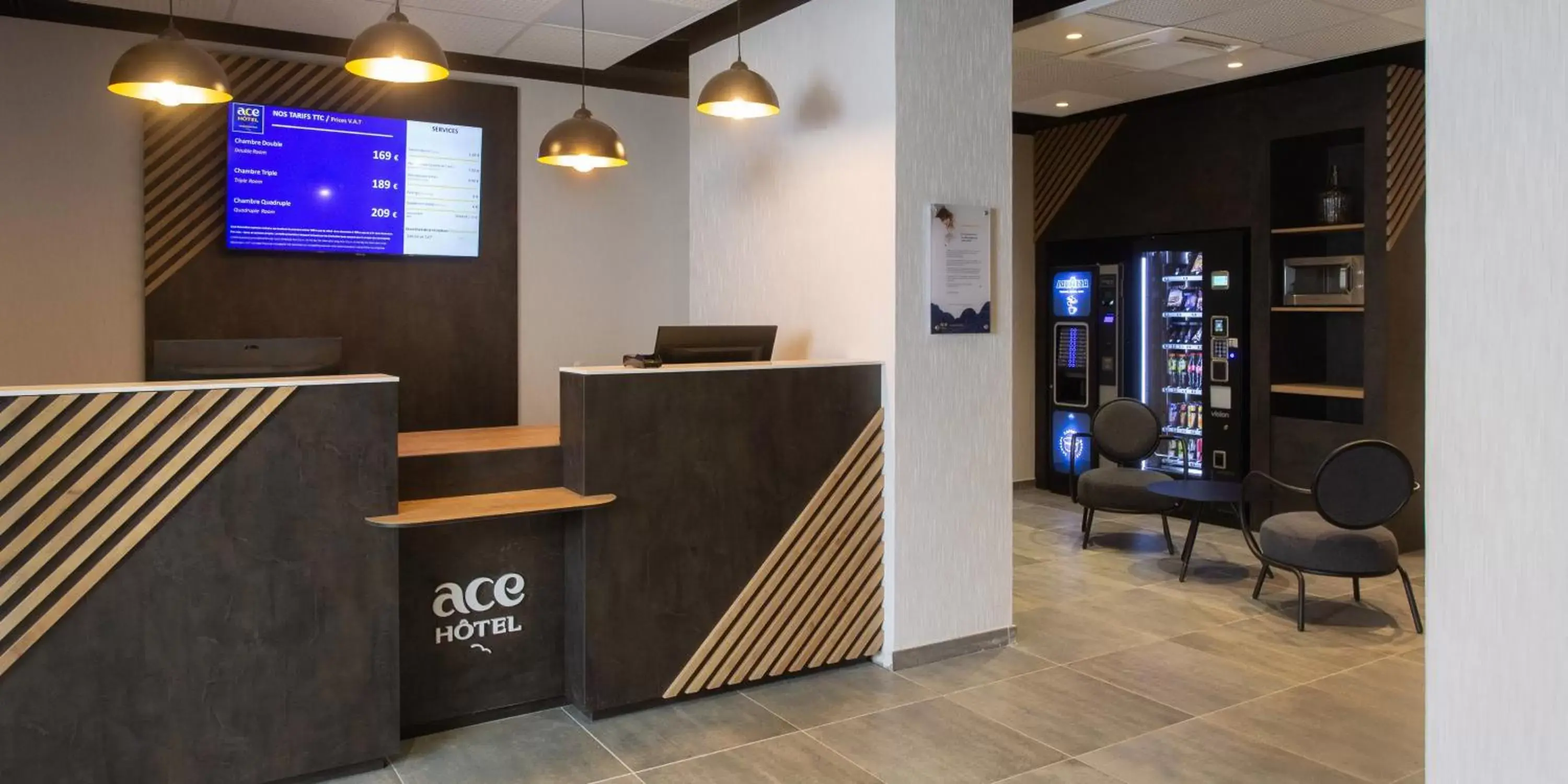 Lobby or reception in ACE Hôtel Lyon Vénissieux Parc des Expositions Lobby or reception in ACE Hôtel Lyon Vénissieux Parc des Expositions