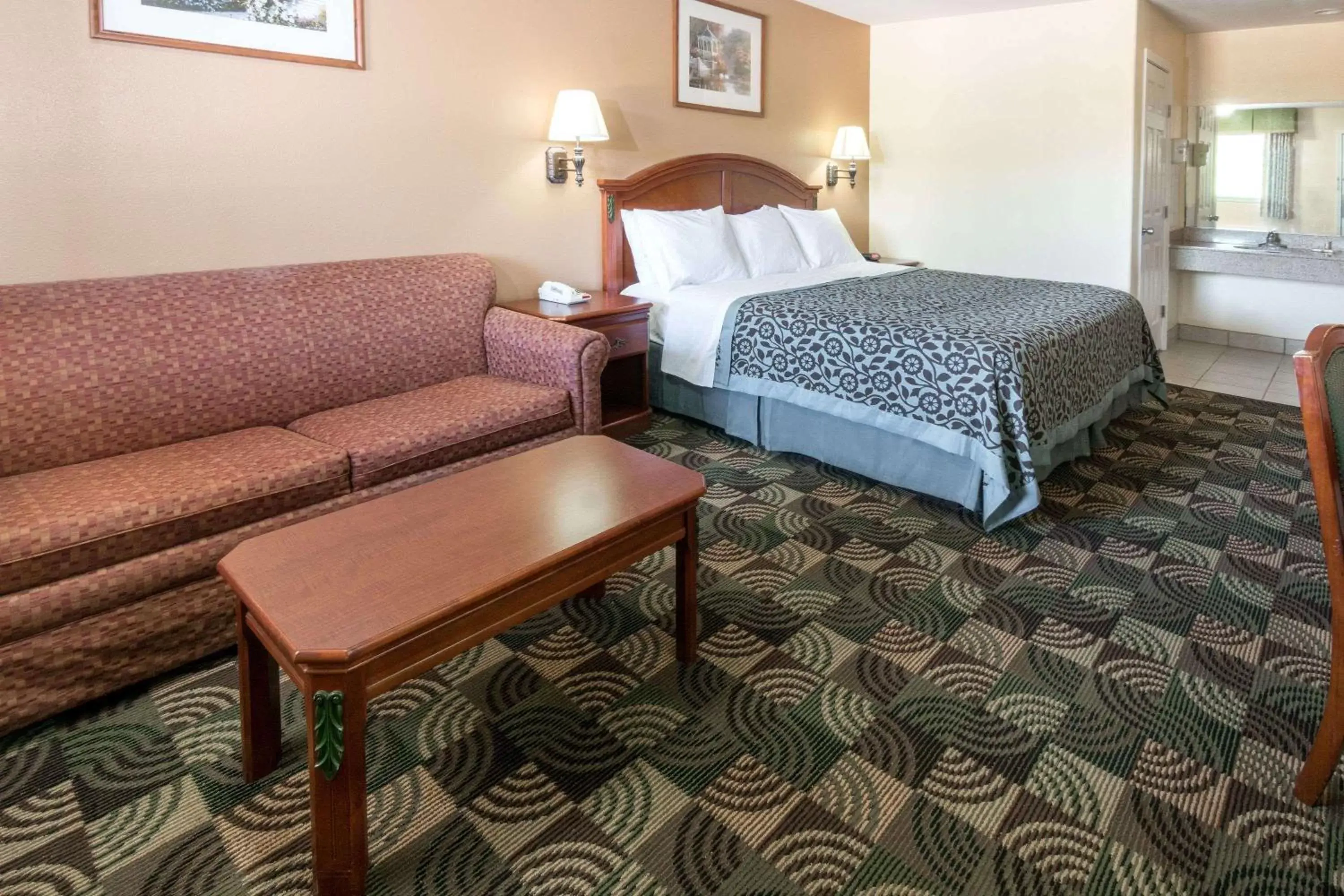 Photo of the whole room, Bed in Days Inn by Wyndham Temple