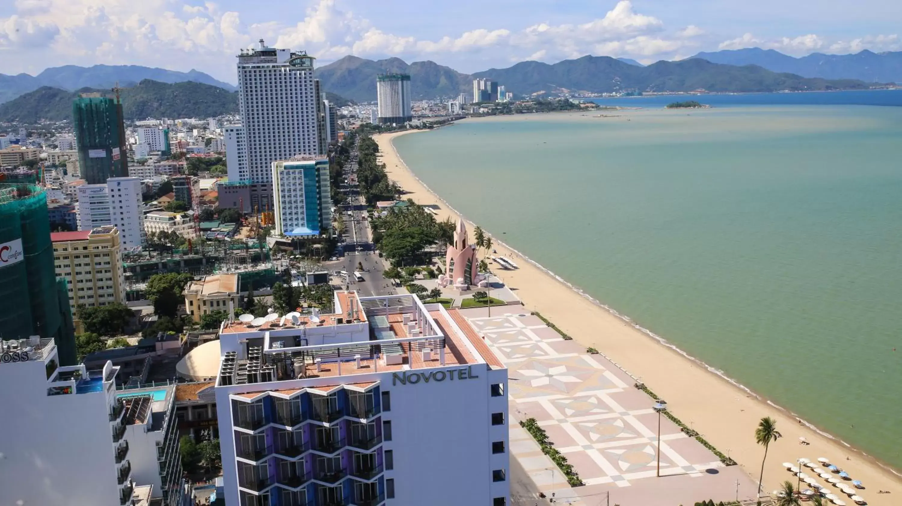 Bird's eye view, Bird's-eye View in Gold Ocean Apartment