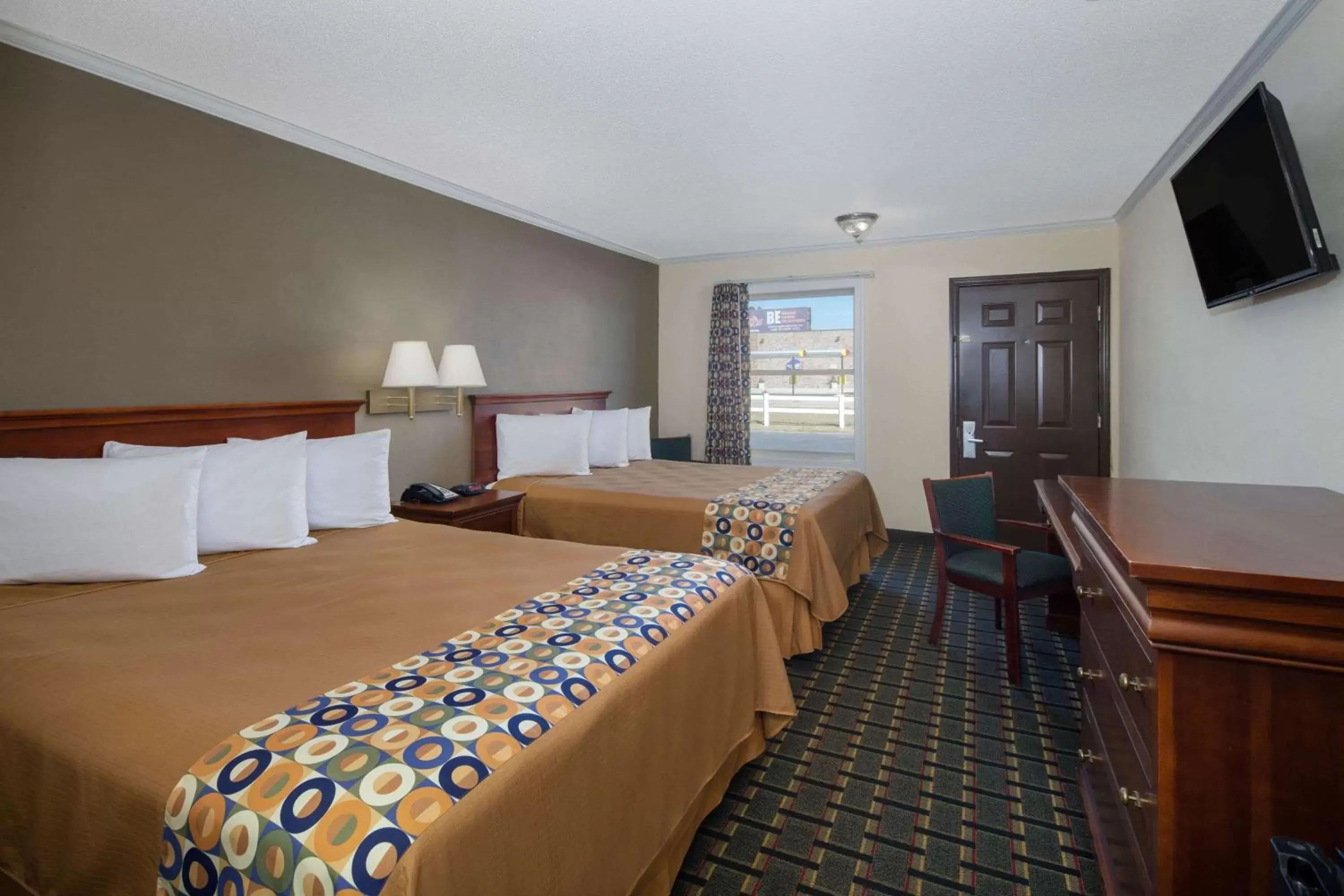 Photo of the whole room in Travelodge by Wyndham Orangeburg