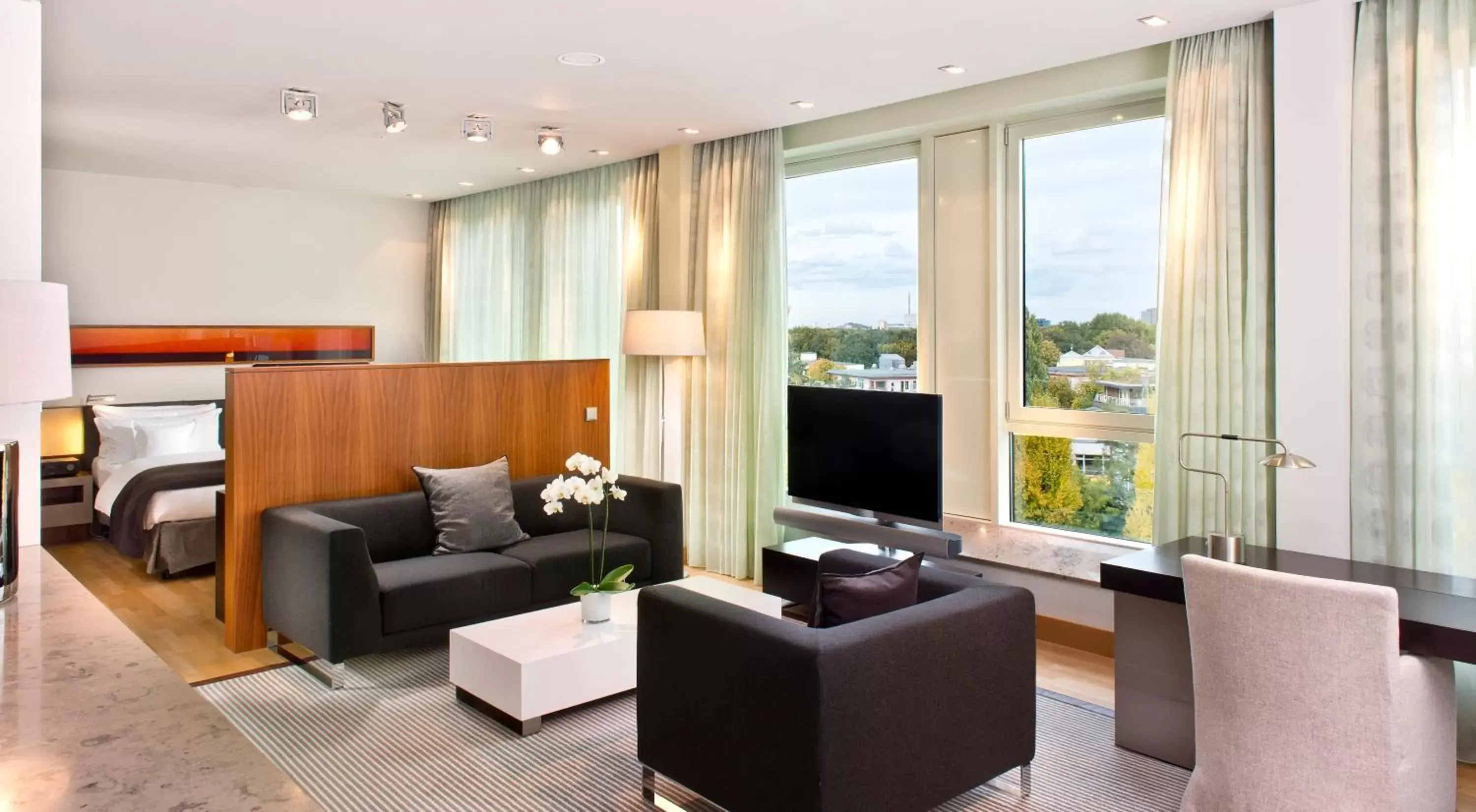 Photo of the whole room, Seating Area in InterContinental Berlin, an IHG Hotel