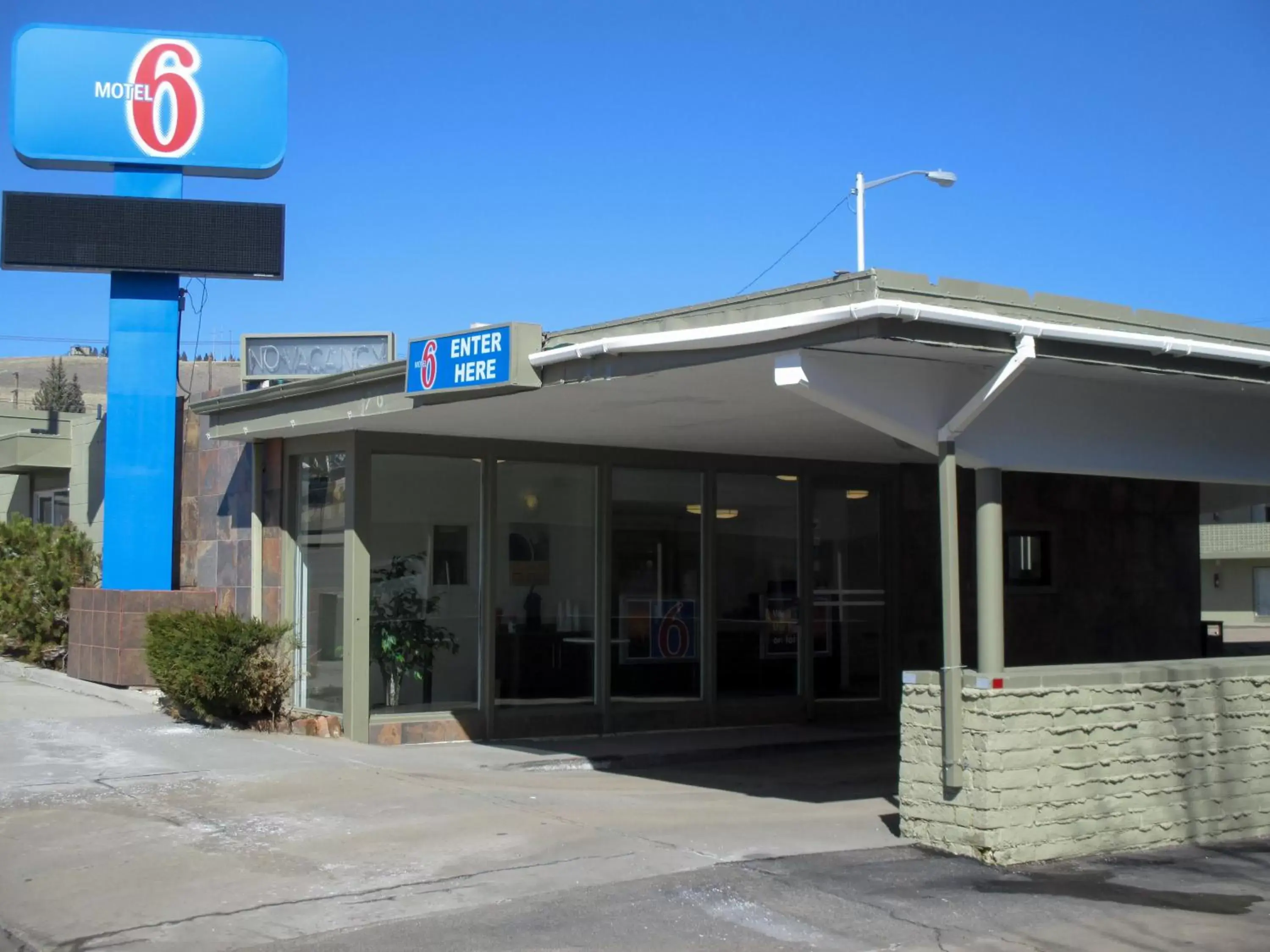 Facade/entrance in Motel 6-Butte, MT - Historic City Center