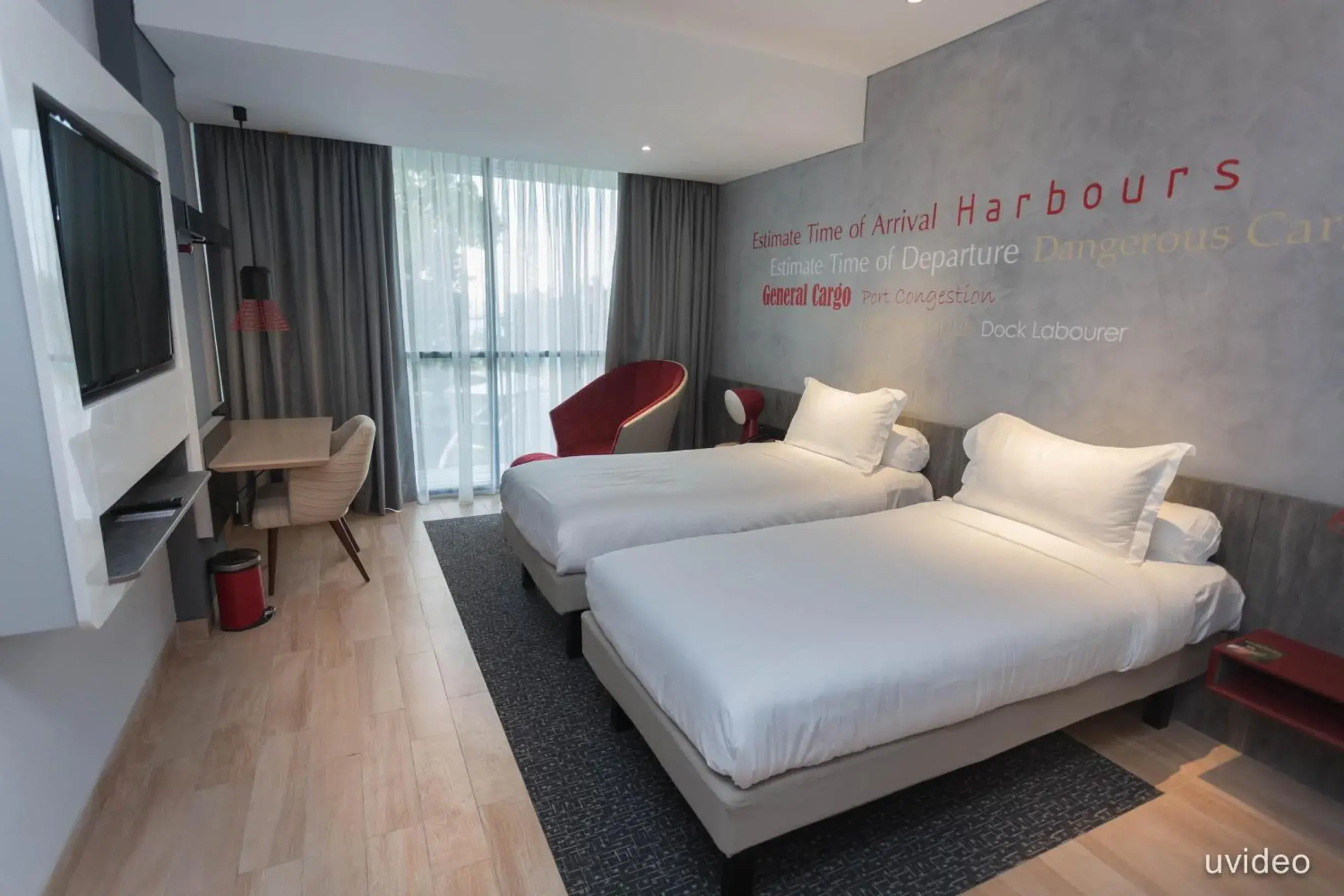 Photo of the whole room in ibis Styles Batam Nagoya