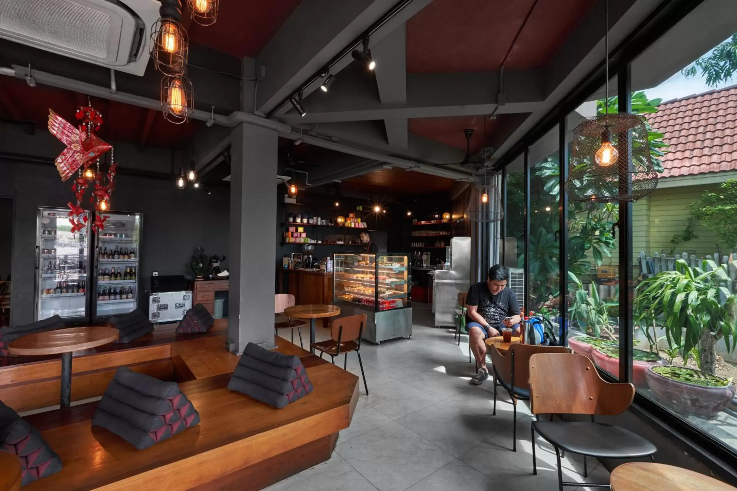 Coffee/tea facilities, Lounge/Bar in Baan Wanglang Riverside, Bangkok