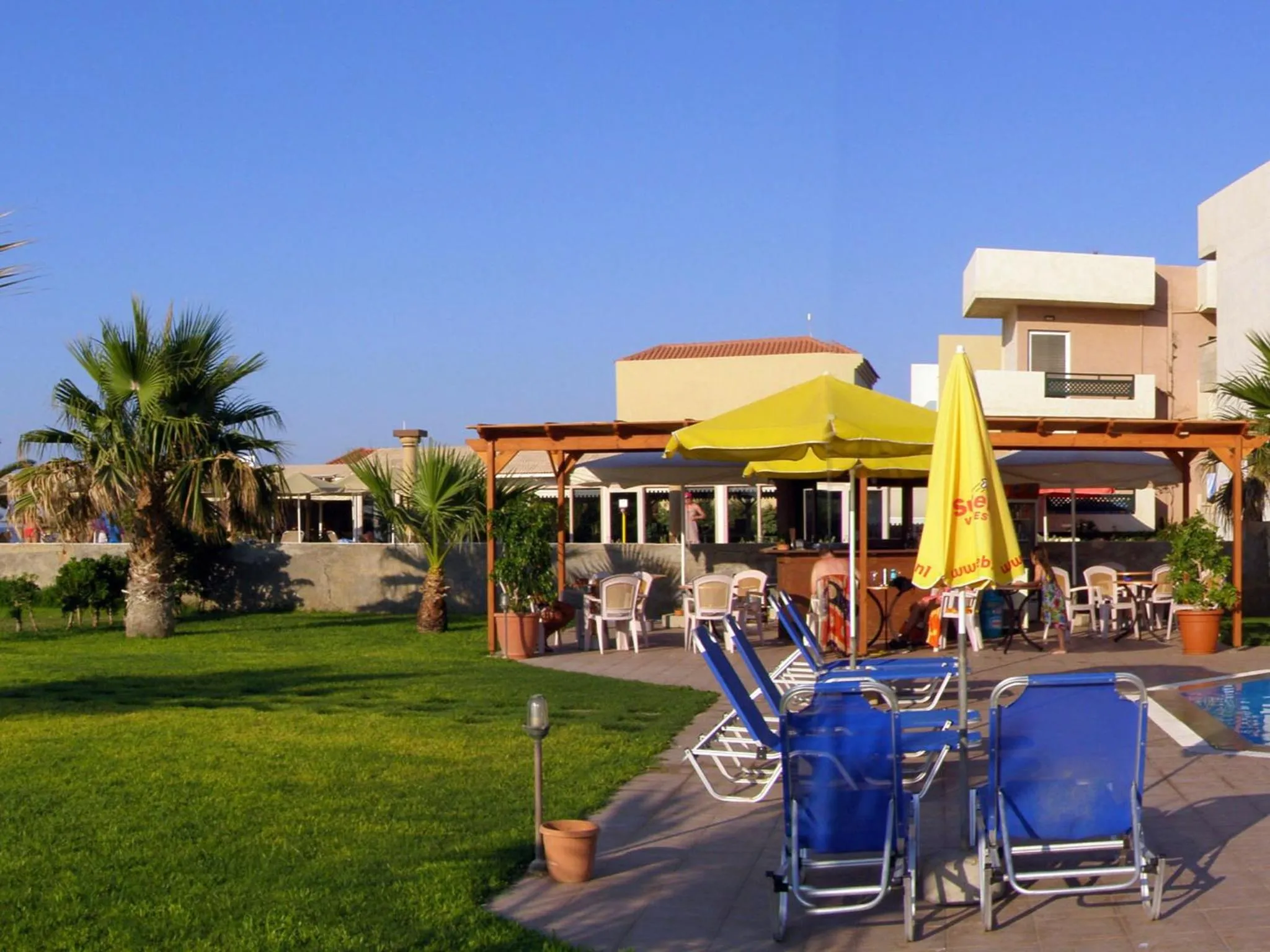 Garden in Ilian Beach & Apartments