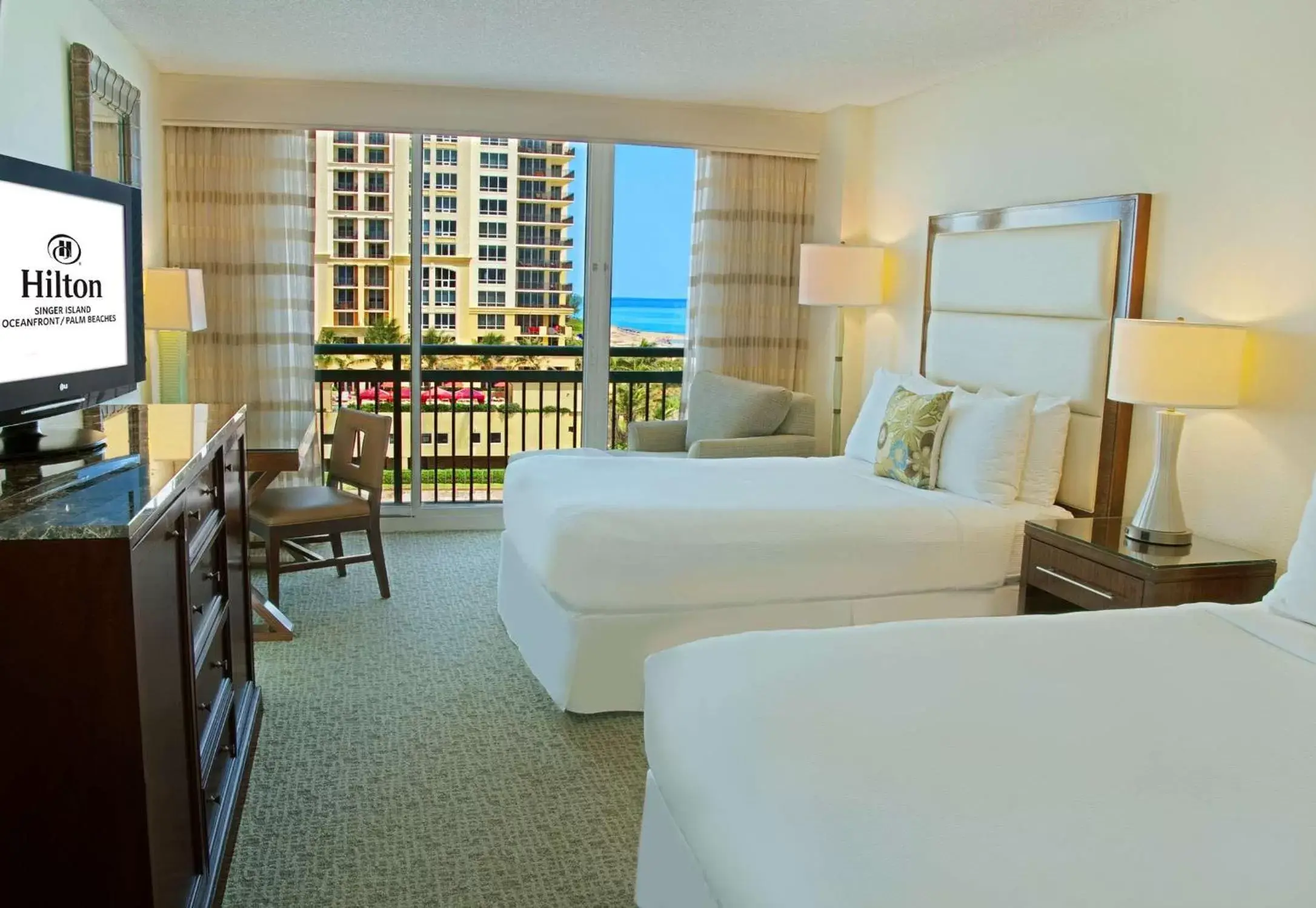 Bedroom in Hilton Singer Island Oceanfront Palm Beaches Resort