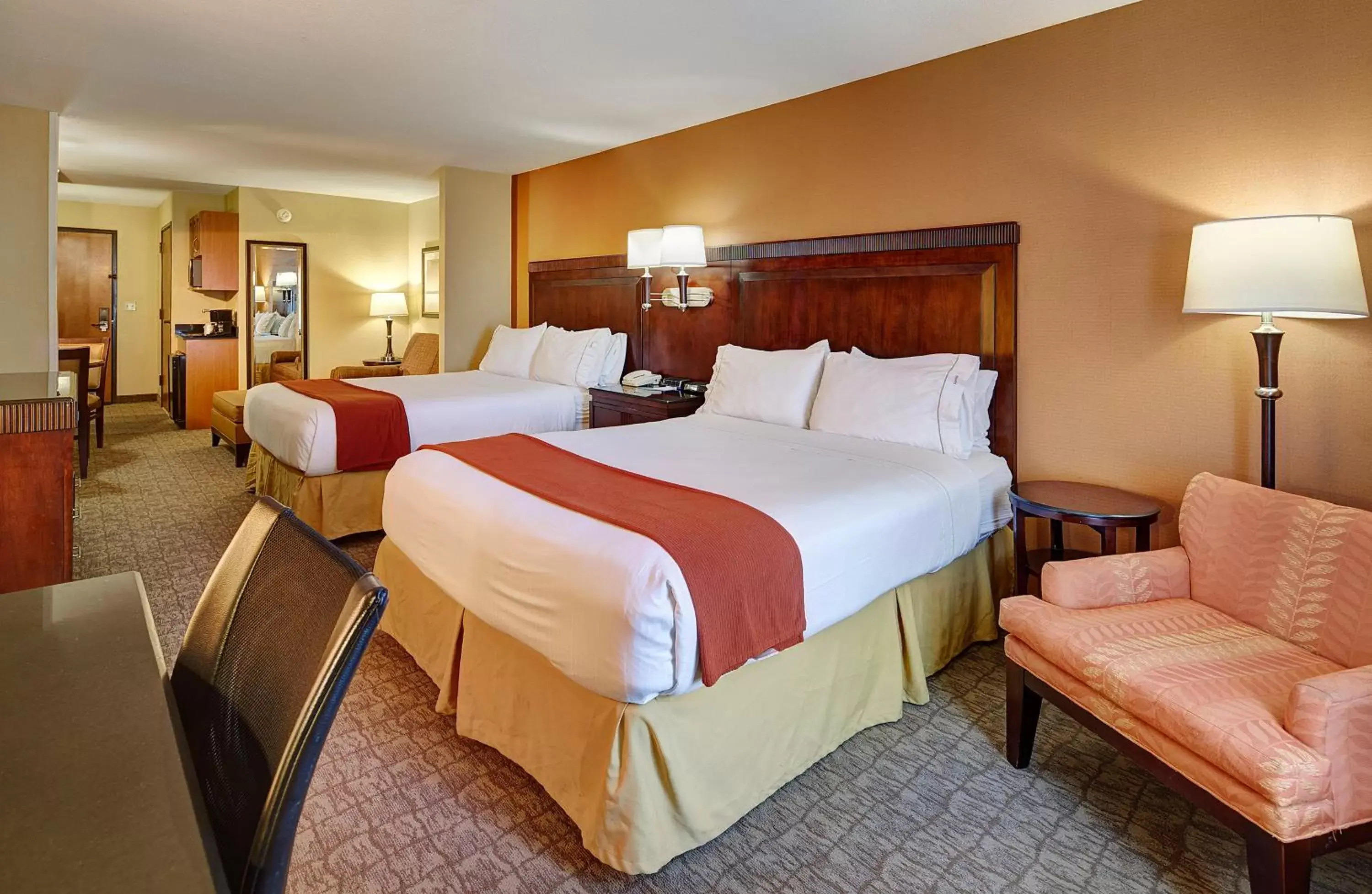 Photo of the whole room, Bed in Holiday Inn Express San Diego - Sorrento Valley, an IHG Hotel