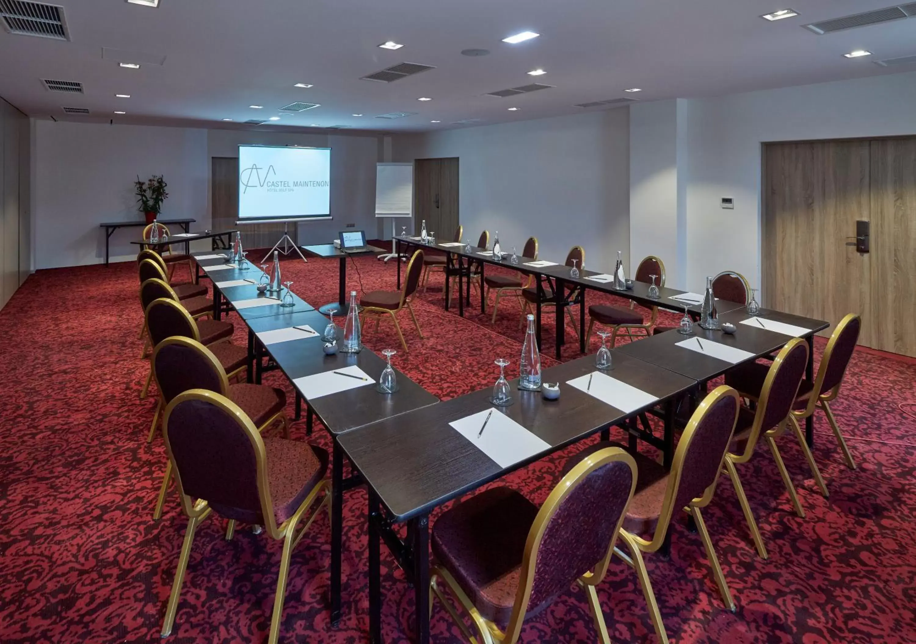 Meeting/conference room, Business Area/Conference Room in Castel Maintenon Hôtel & Spa