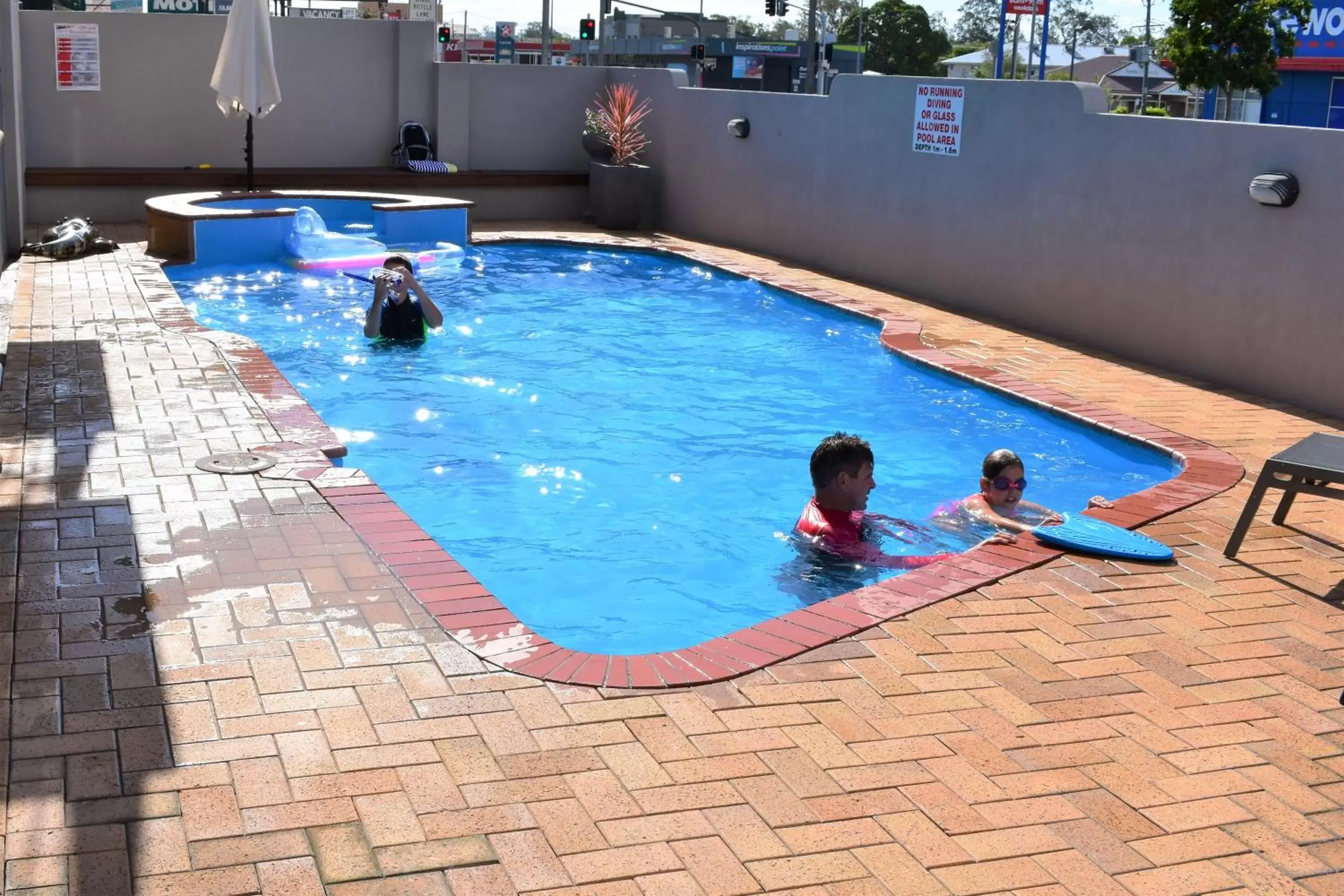 Swimming Pool in Best Western Bundaberg City Motor Inn