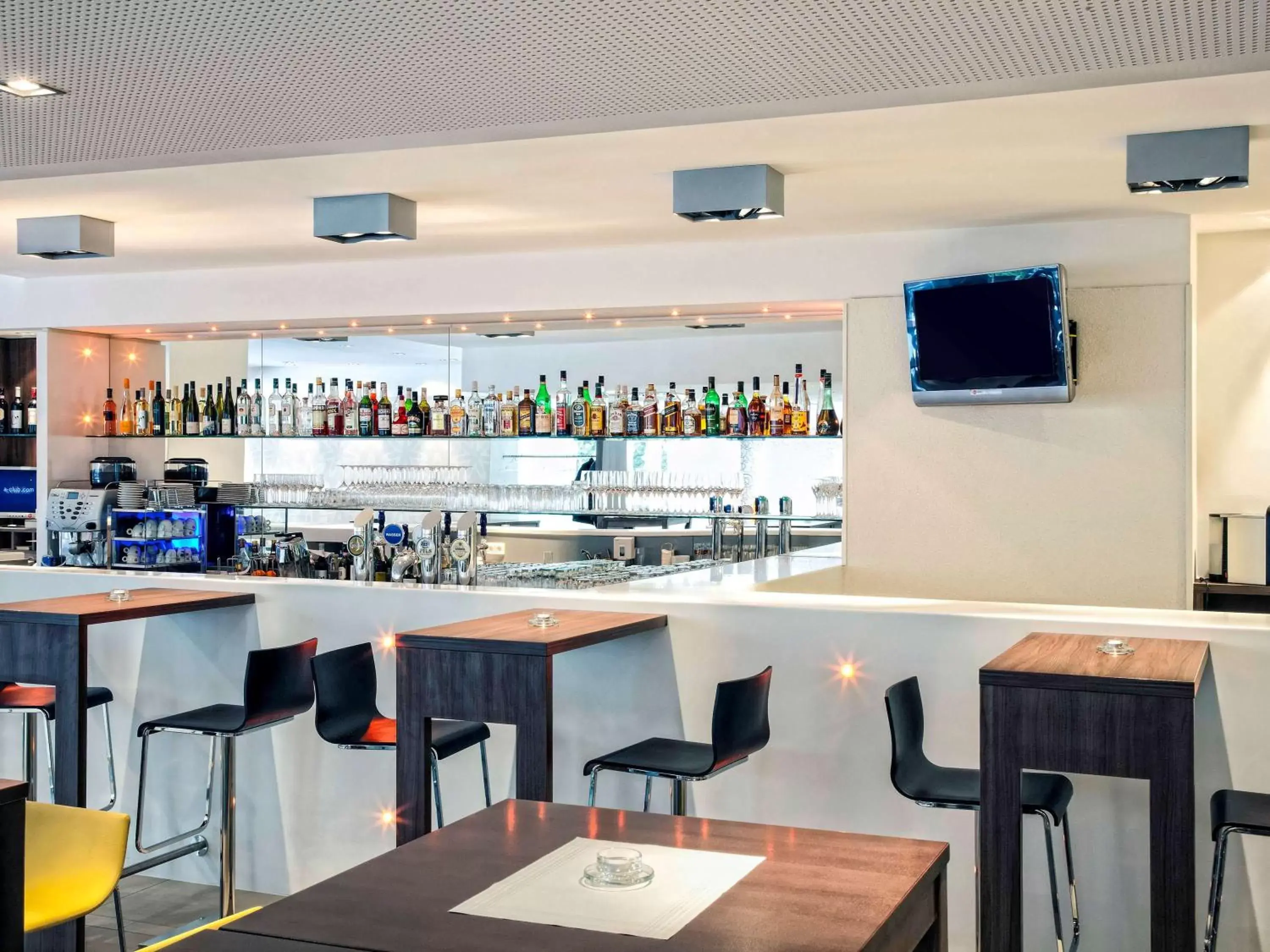 Lounge or bar, Lounge/Bar in Ibis Styles Linz