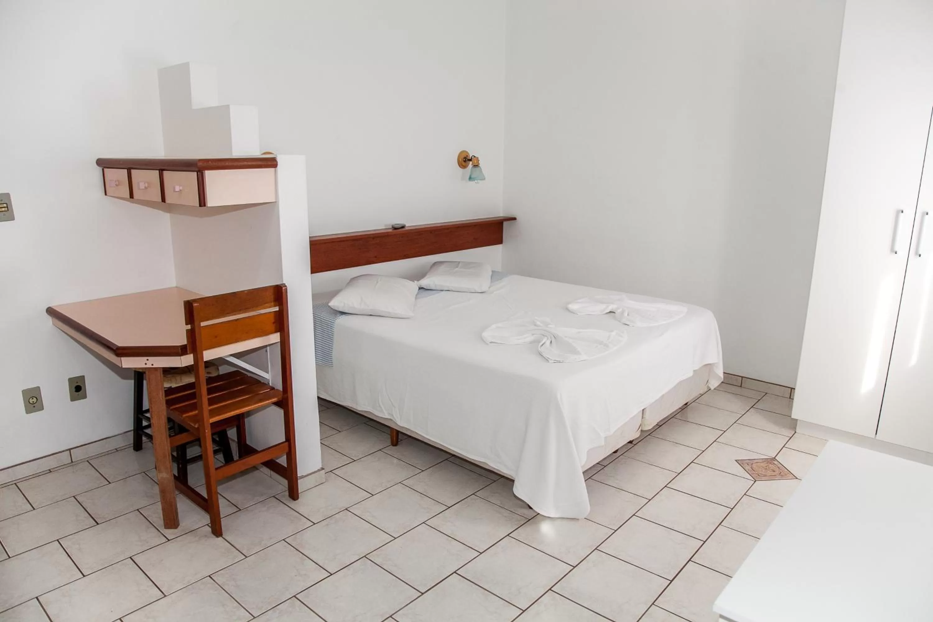 Day, Bed in Residencial Ilha Dourada