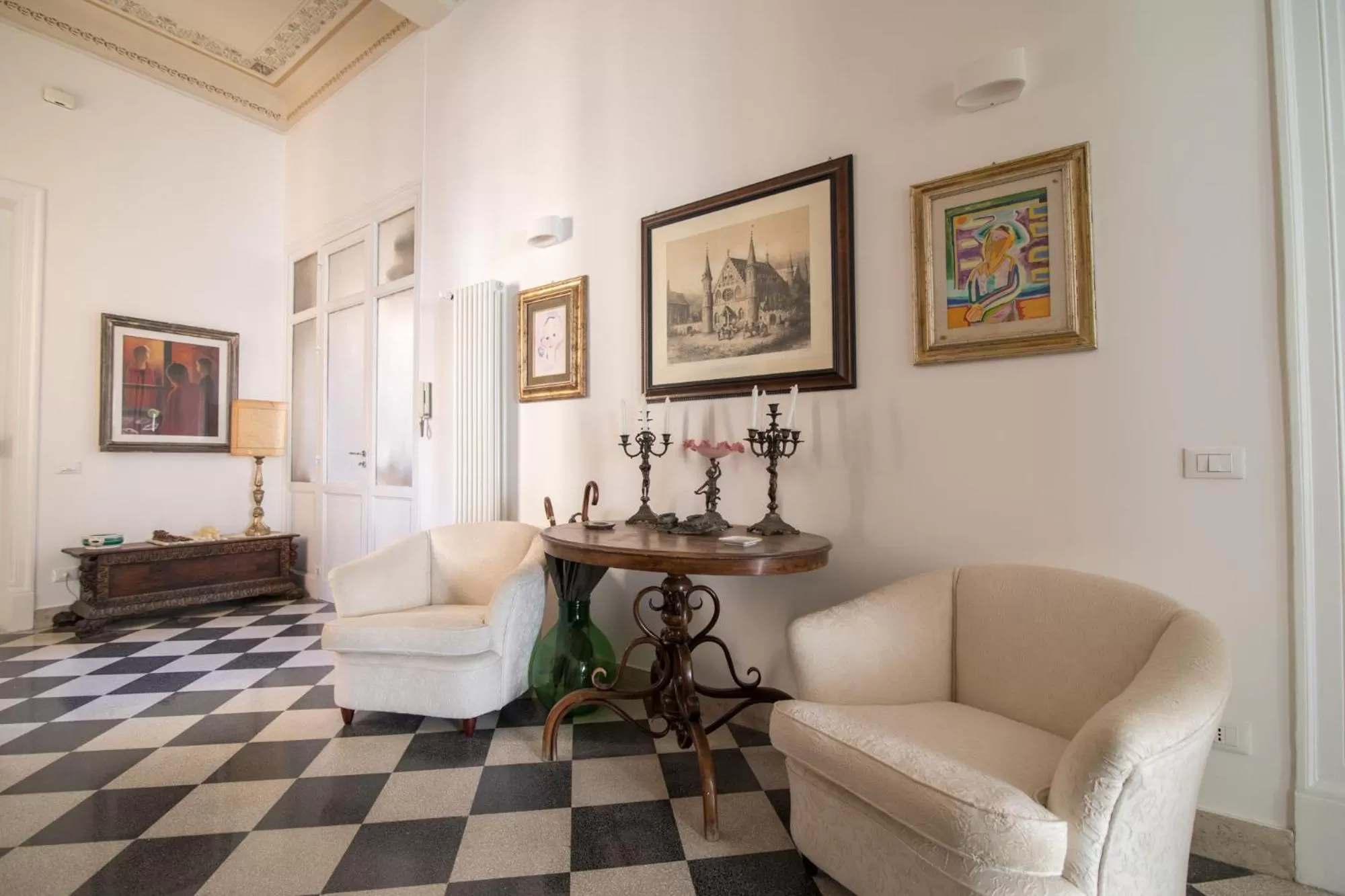 Seating Area in Arte Bianca