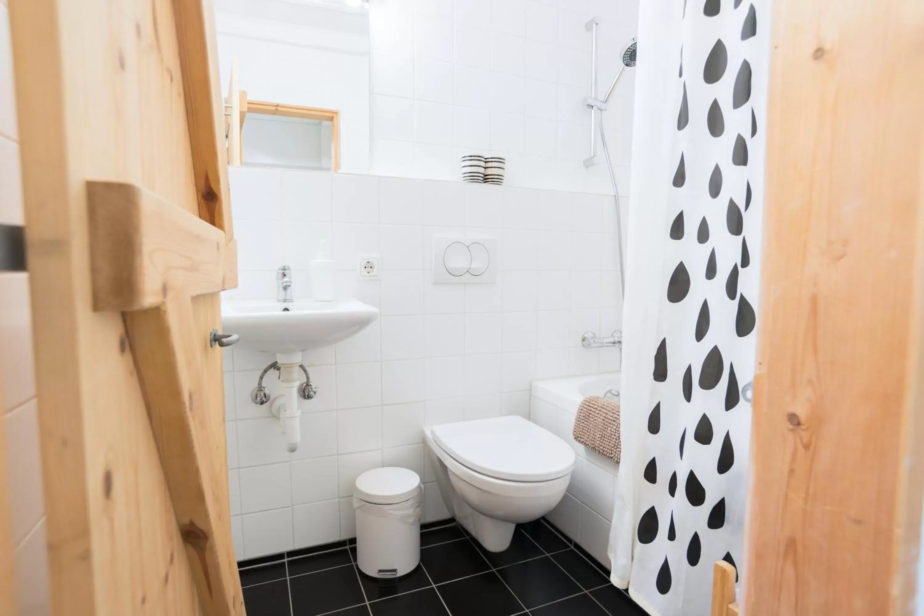 Shower, Bathroom in Reykjavík Treasure B&B