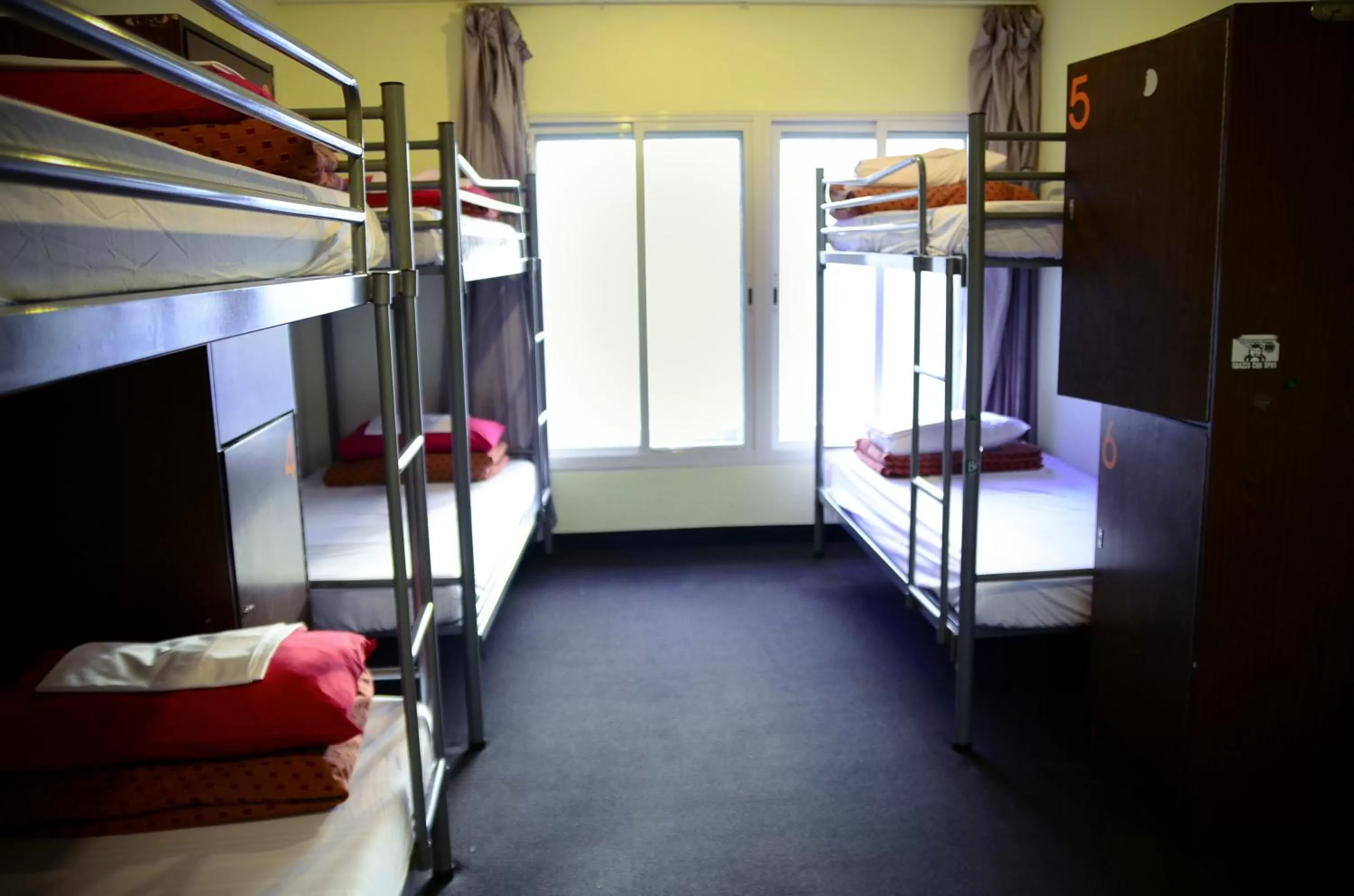 Bed in 790 on George Backpackers