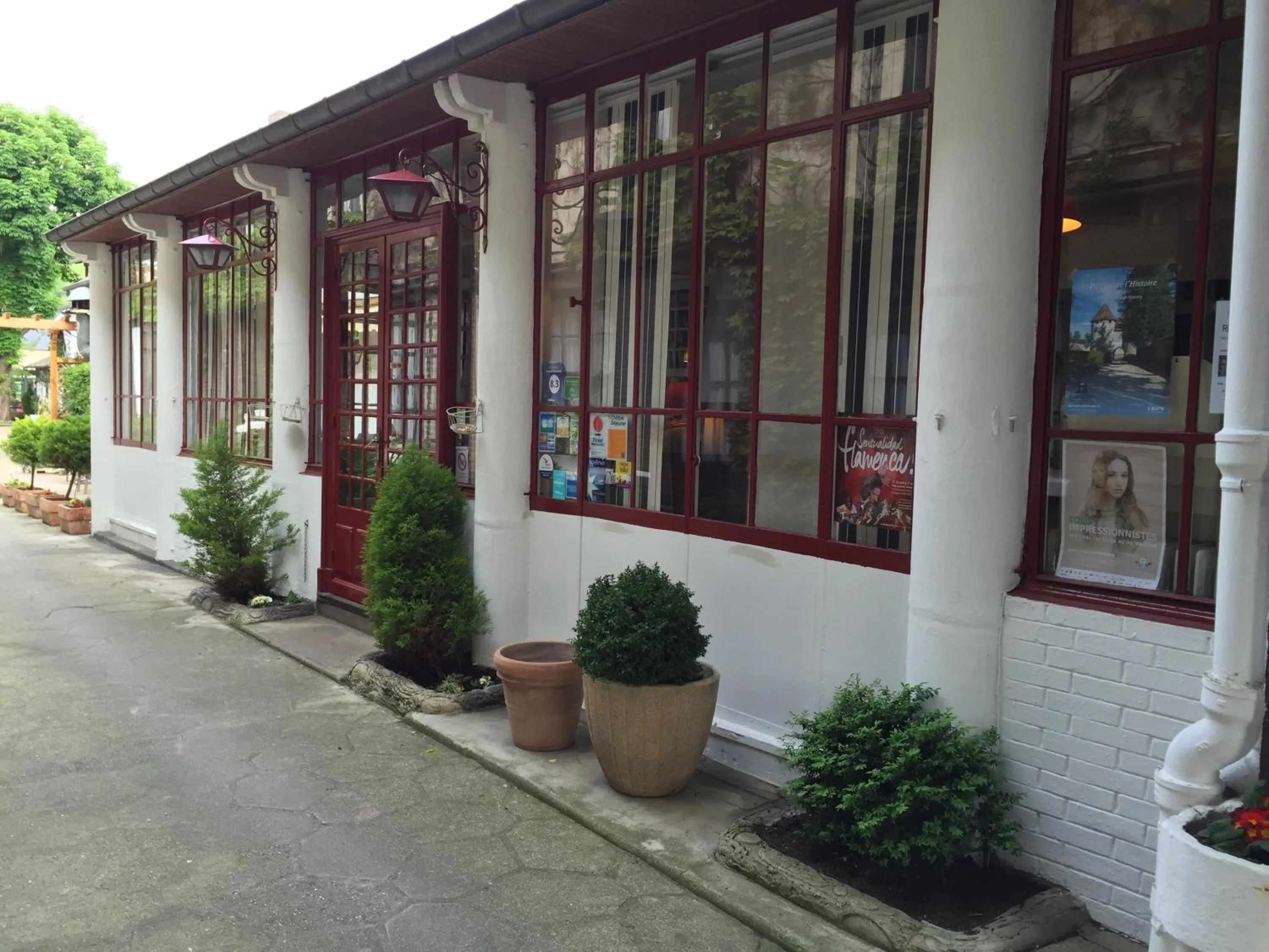 Facade/entrance in Hotel de Normandie