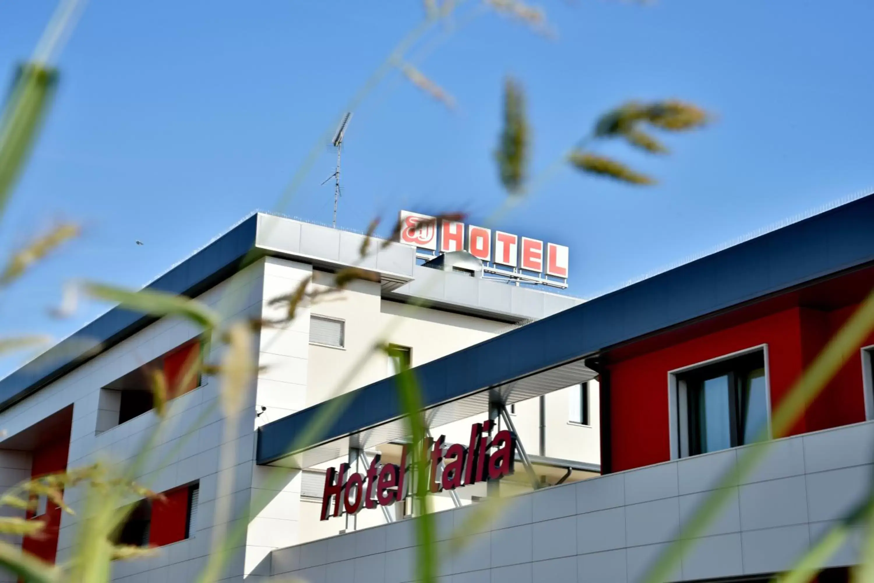 Facade/entrance, Property Building in Hotel Italia