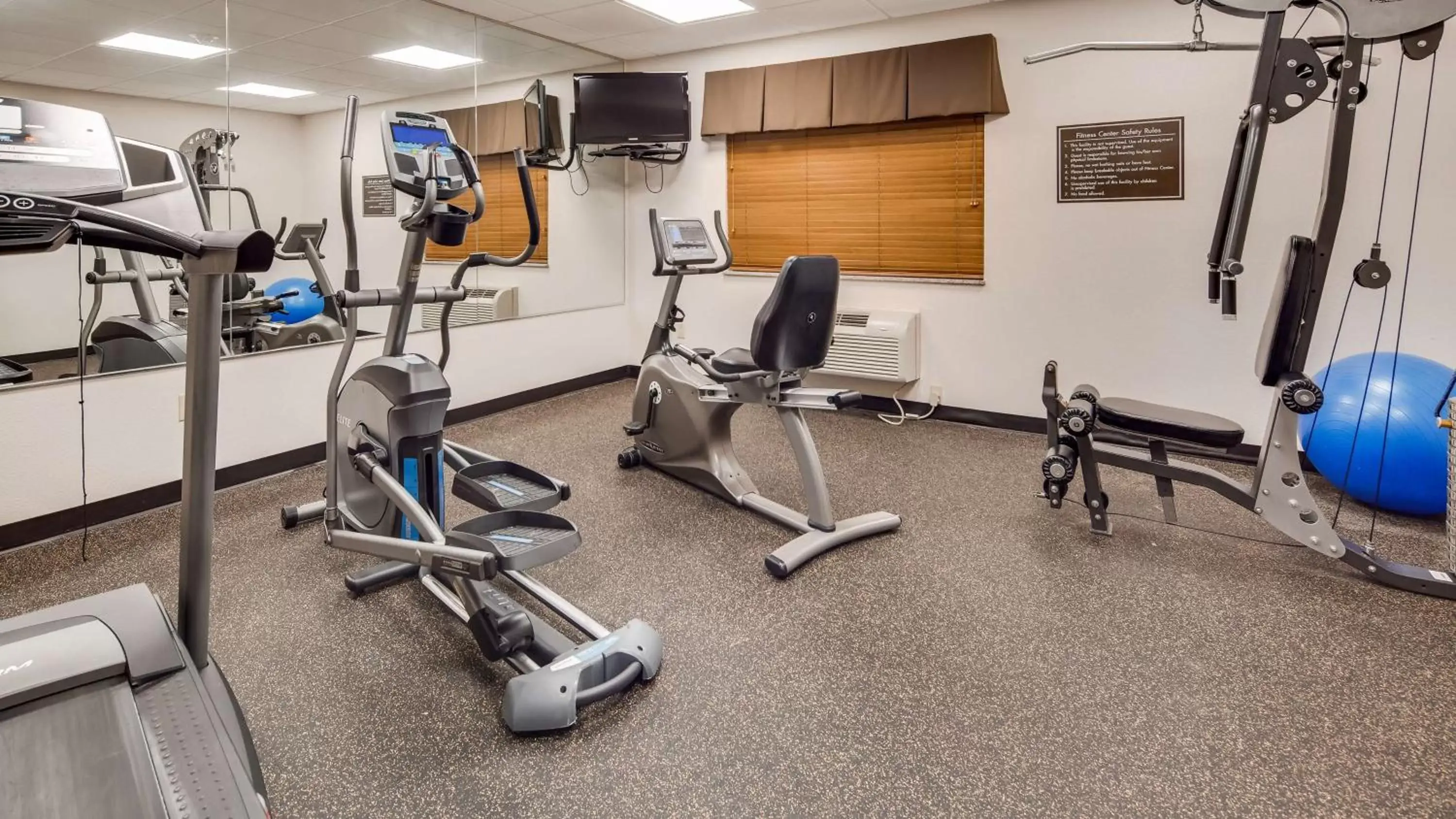 Fitness centre/facilities, Fitness Center/Facilities in Best Western Dayton Inn & Suites