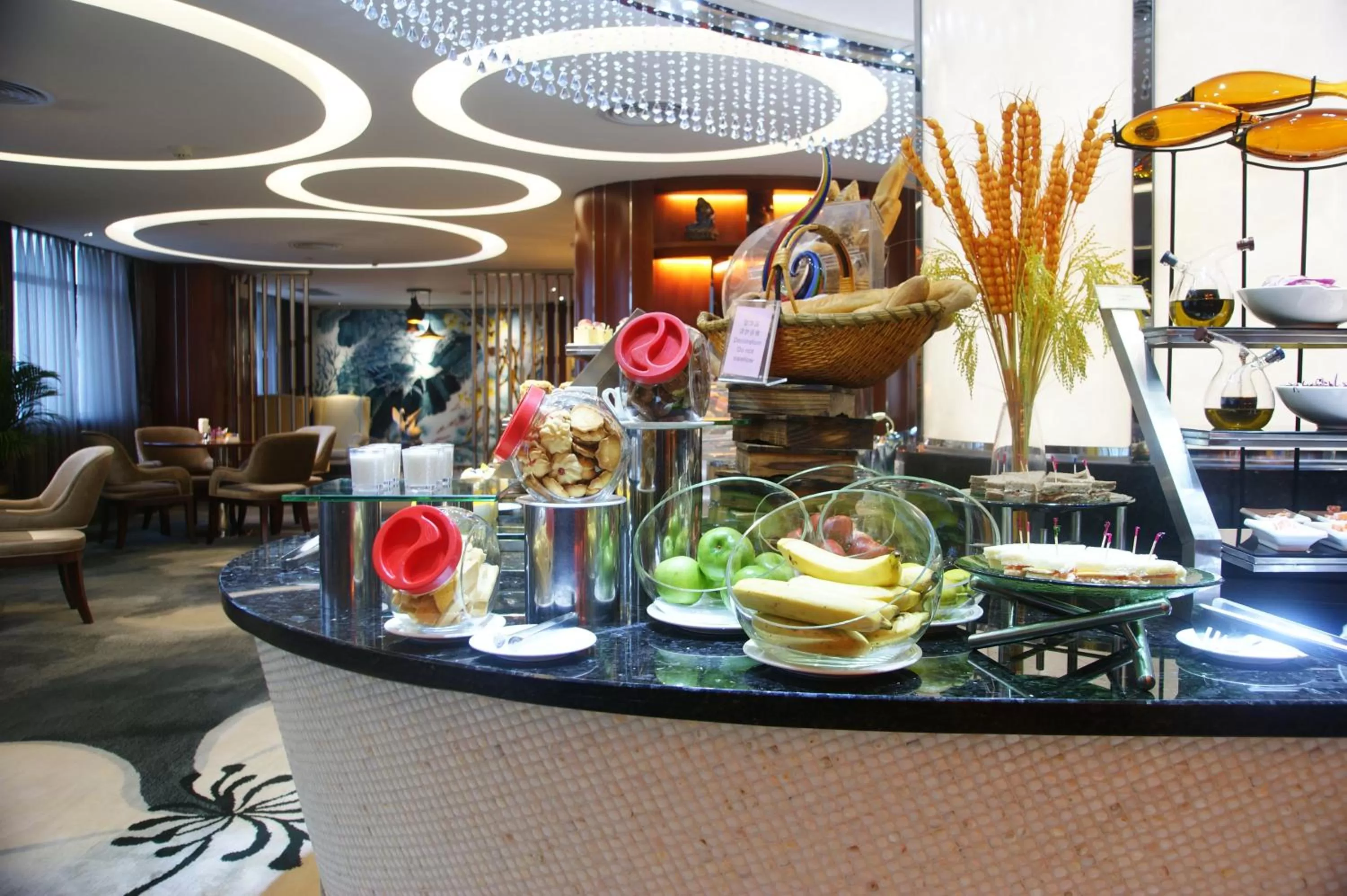 Restaurant/places to eat in Crowne Plaza Foshan by IHG