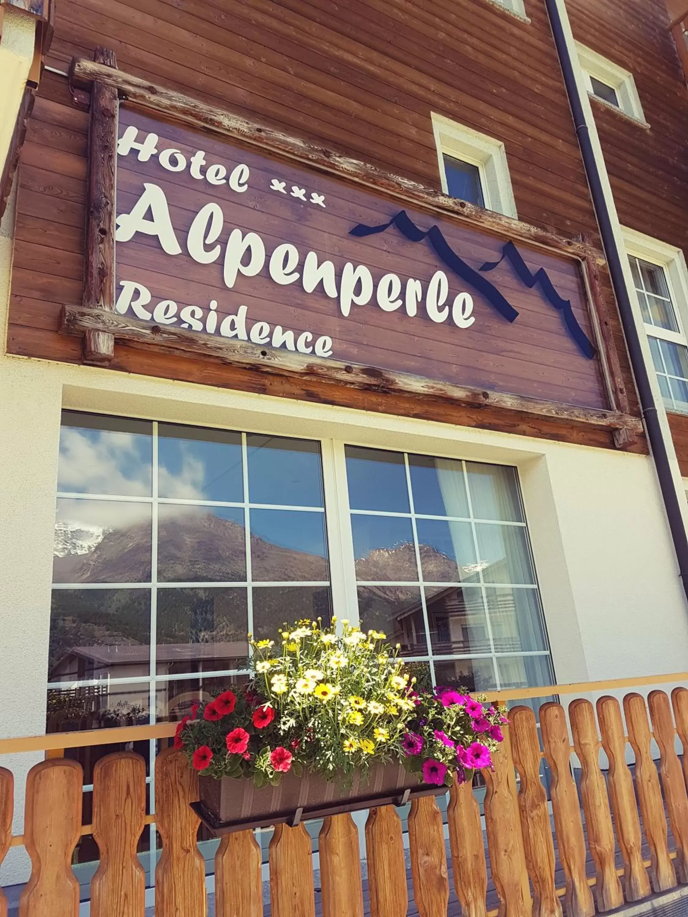 Facade/entrance in Hotel Alpenperle