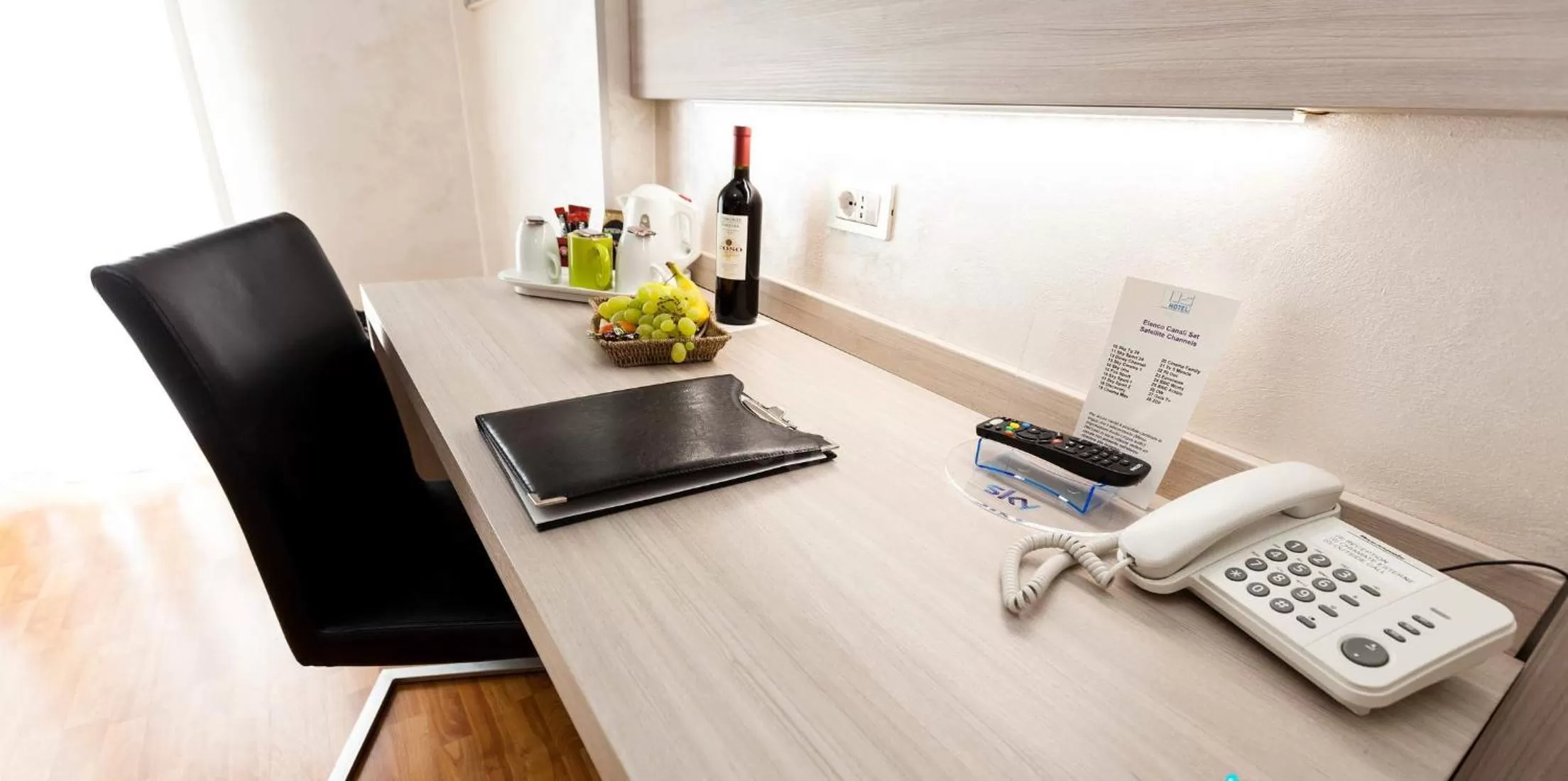 Coffee/tea facilities in Hotel Lis