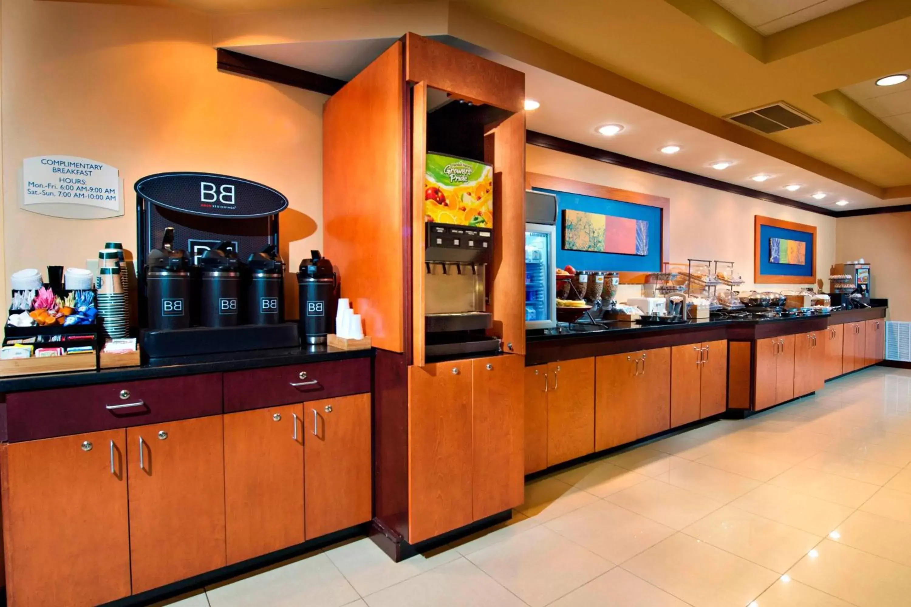 Breakfast in Fairfield Inn & Suites by Marriott Charleston Airport/Convention Center