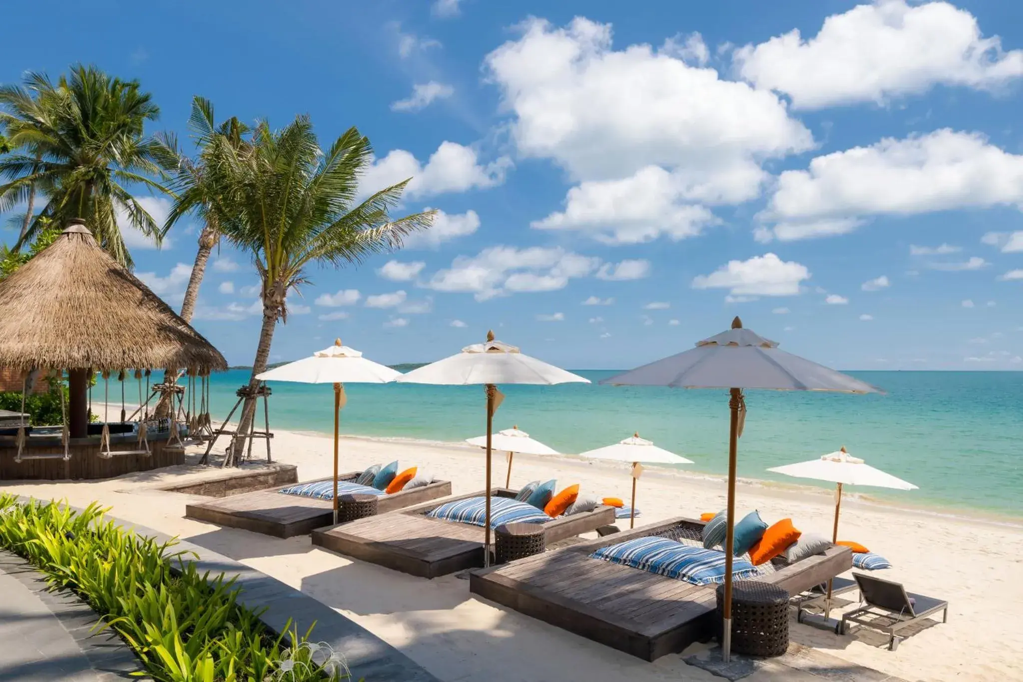 Lounge or bar, Beach in Mercure Samui Chaweng Tana