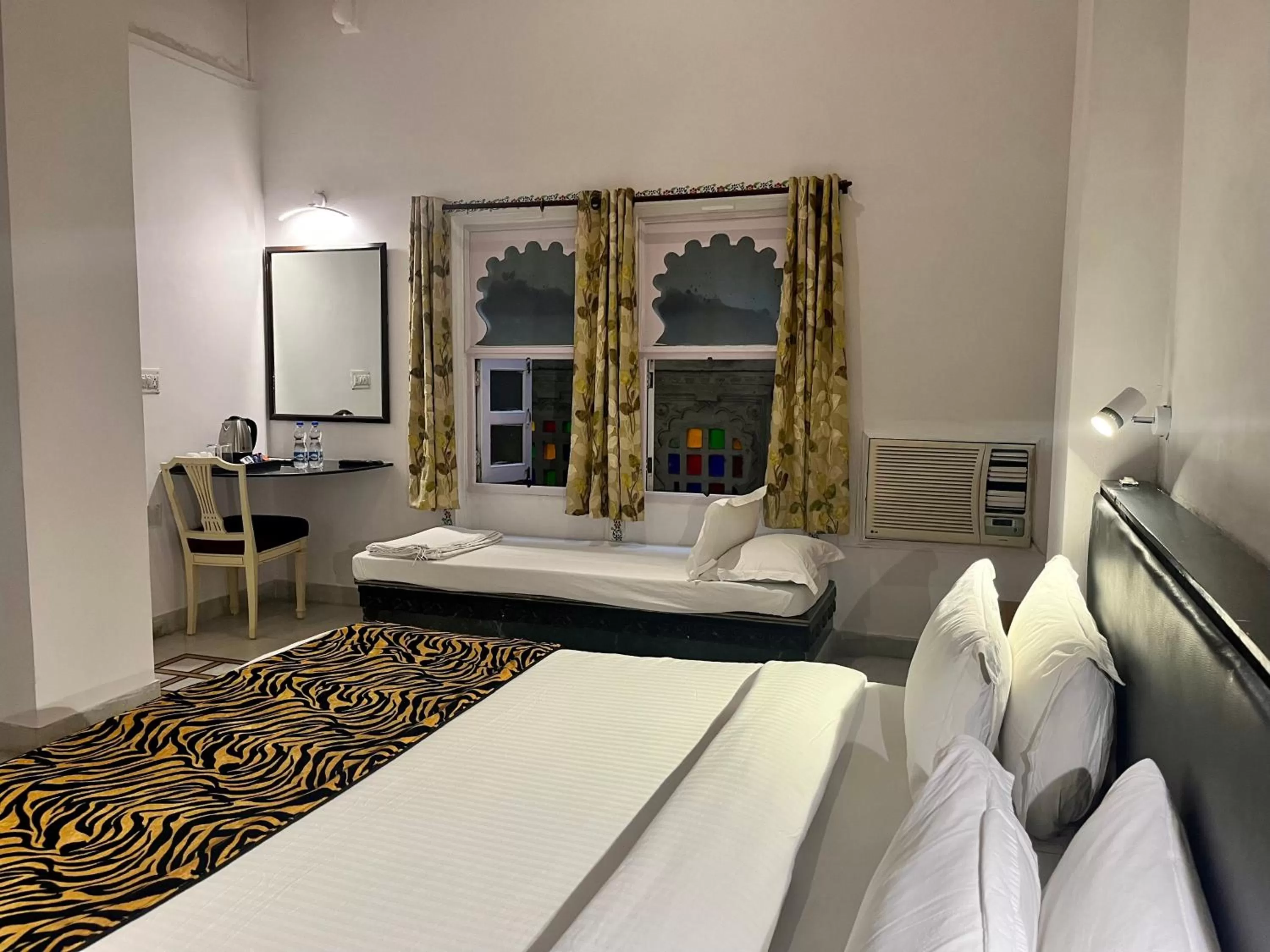 View (from property/room), Bed in Hotel The Tiger