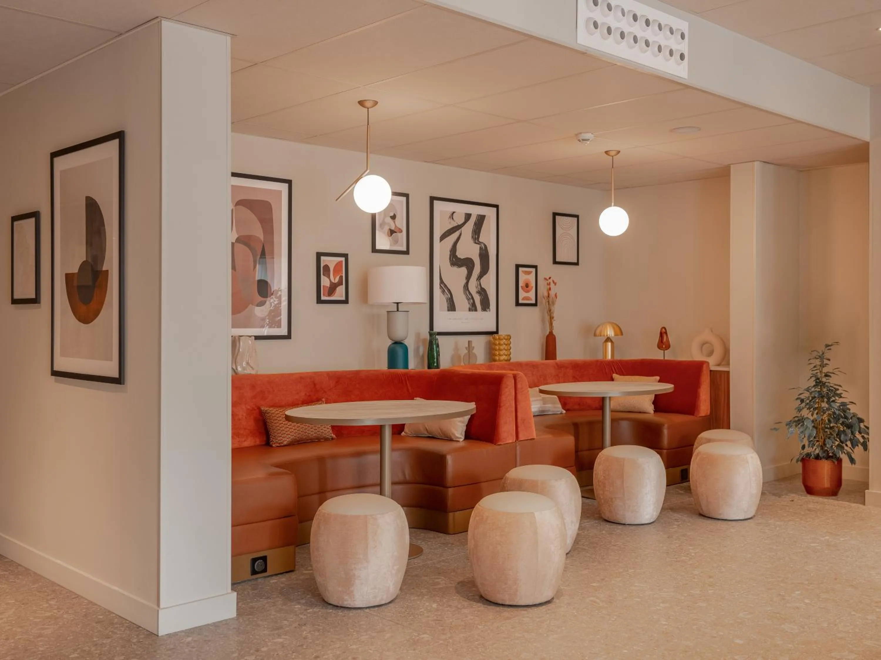 Lobby or reception in Novotel Orléans Centre Gare