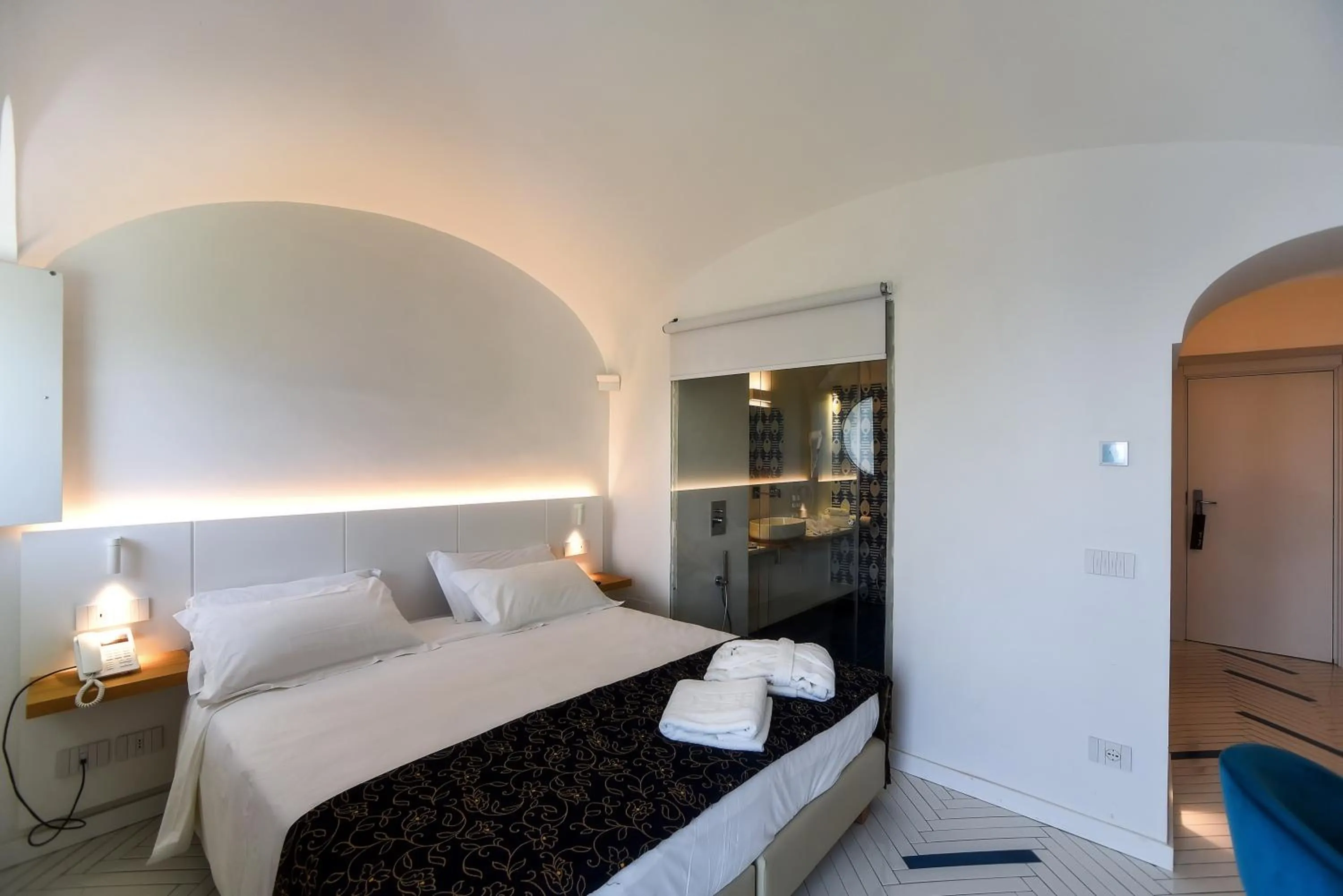 Bedroom, Bed in Hotel Graal