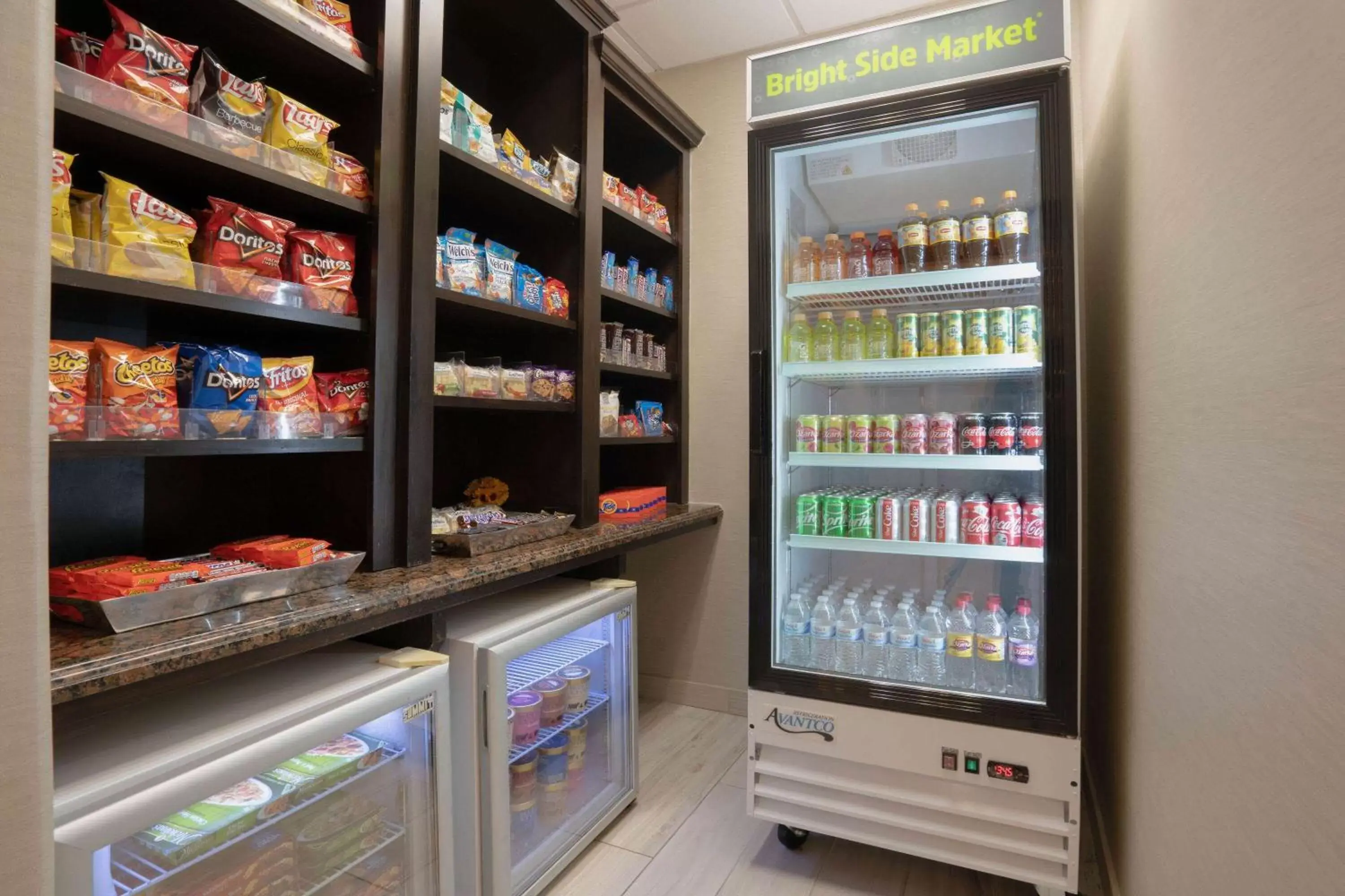 Food and drinks, Supermarket/Shops in La Quinta by Wyndham Houston Energy Corridor