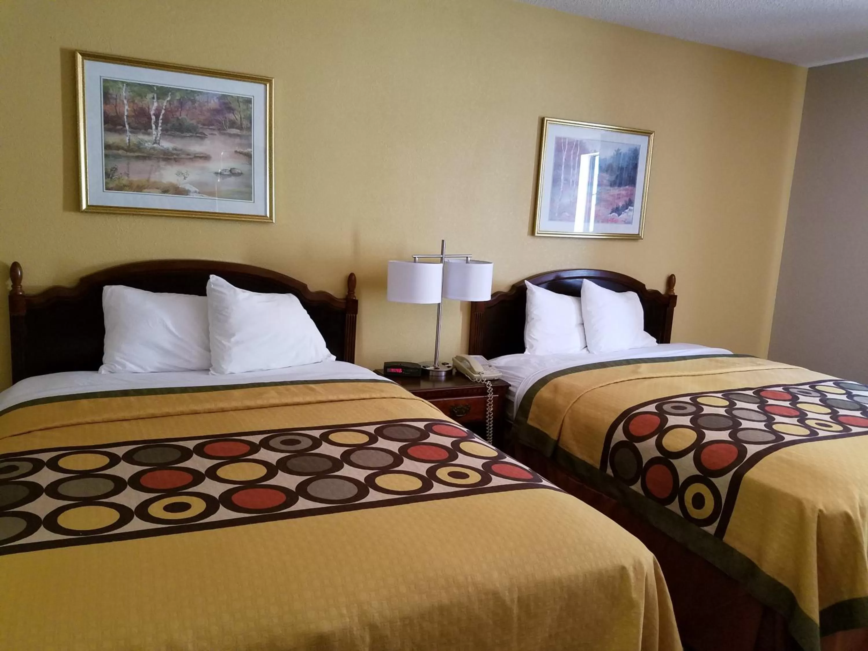 Queen Room with Two Queen Beds - Smoking in Super 8 by Wyndham Cornelia