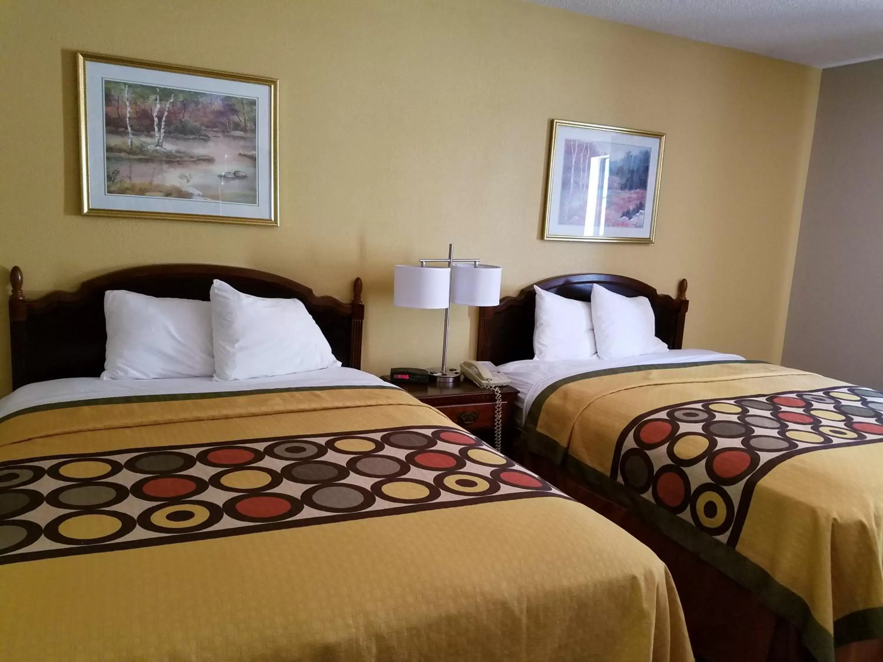 Queen Room with Two Queen Beds - Smoking in Super 8 by Wyndham Cornelia Queen Room with Two Queen Beds - Smoking in Super 8 by Wyndham Cornelia