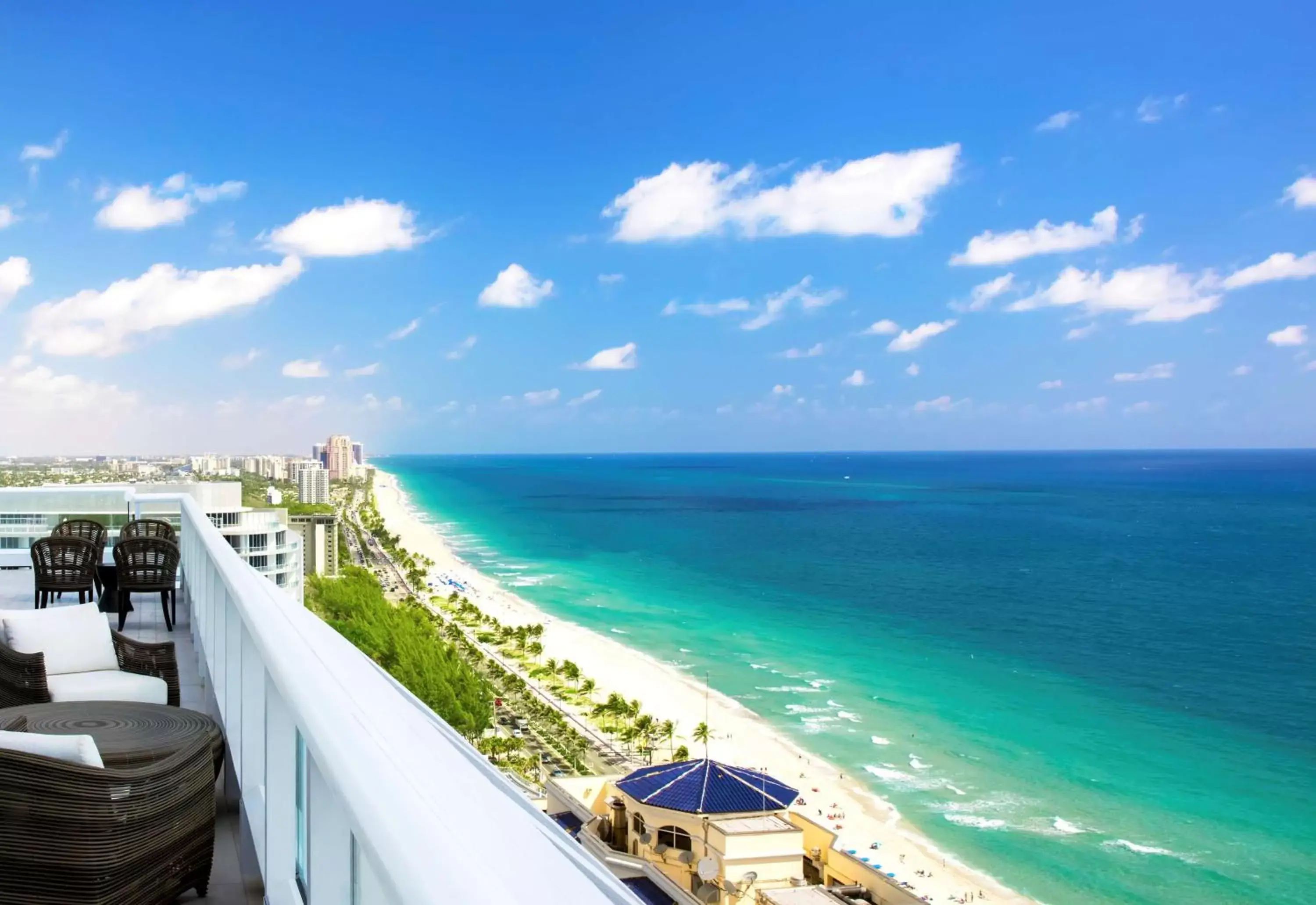 Property building, Sea View in Conrad Fort Lauderdale Beach