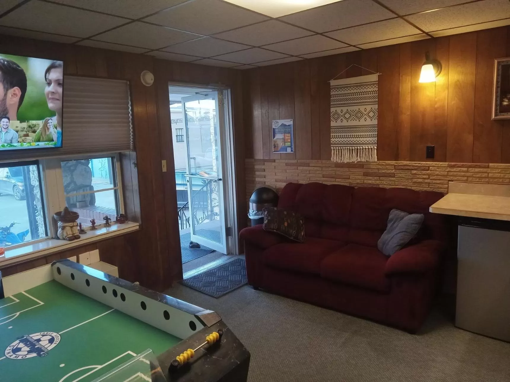 Communal lounge/ TV room in Siesta Motel