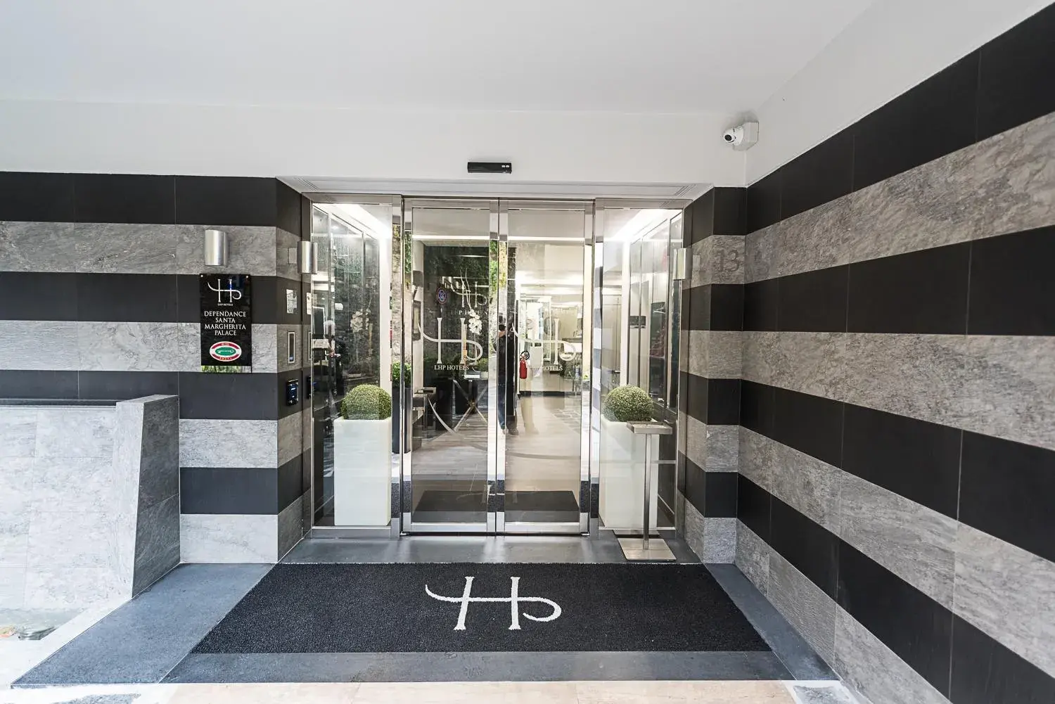 Facade/entrance in LHP Hotel Santa Margherita Palace & SPA Facade/entrance in LHP Hotel Santa Margherita Palace & SPA