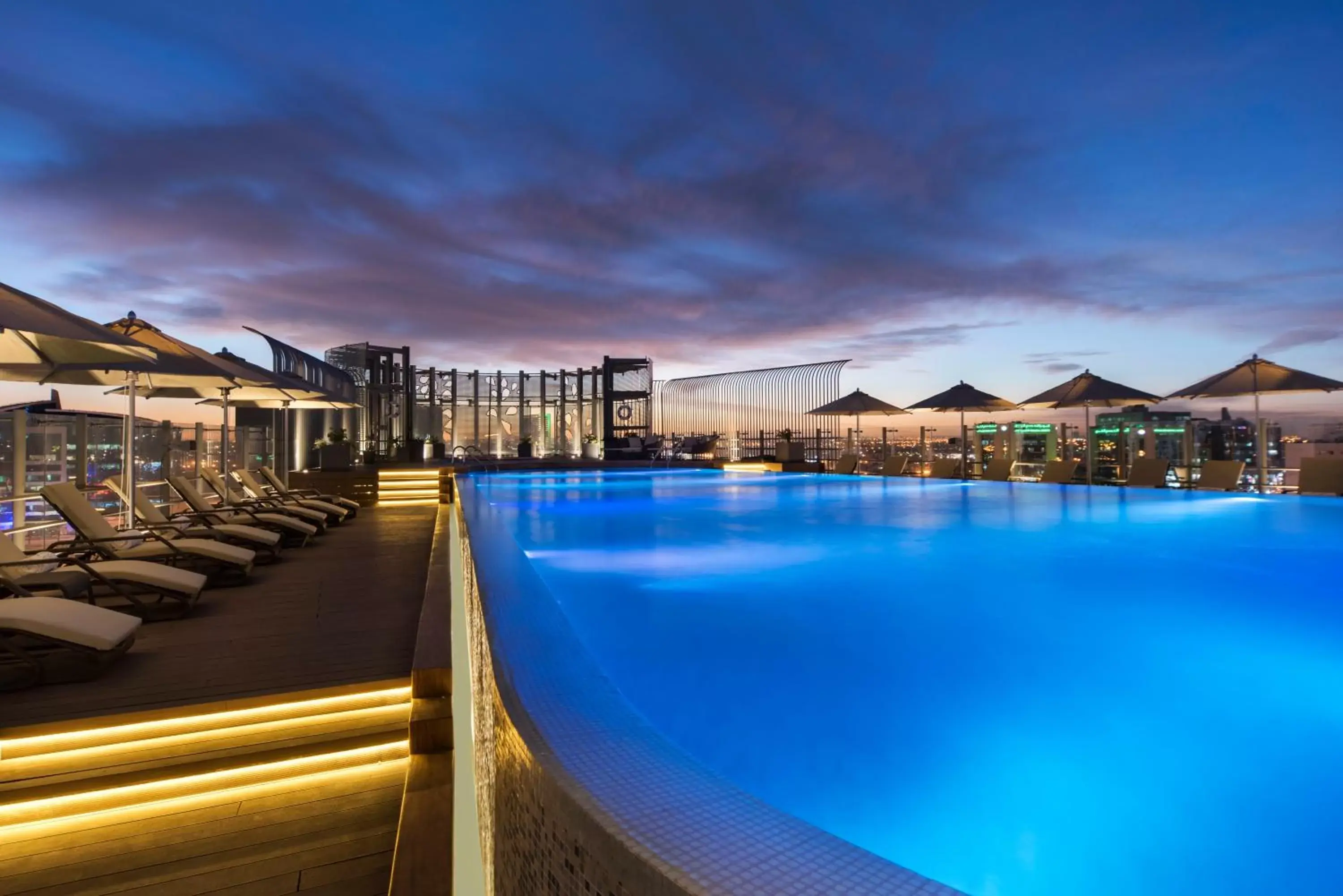 Swimming Pool in Fraser Suites Riyadh