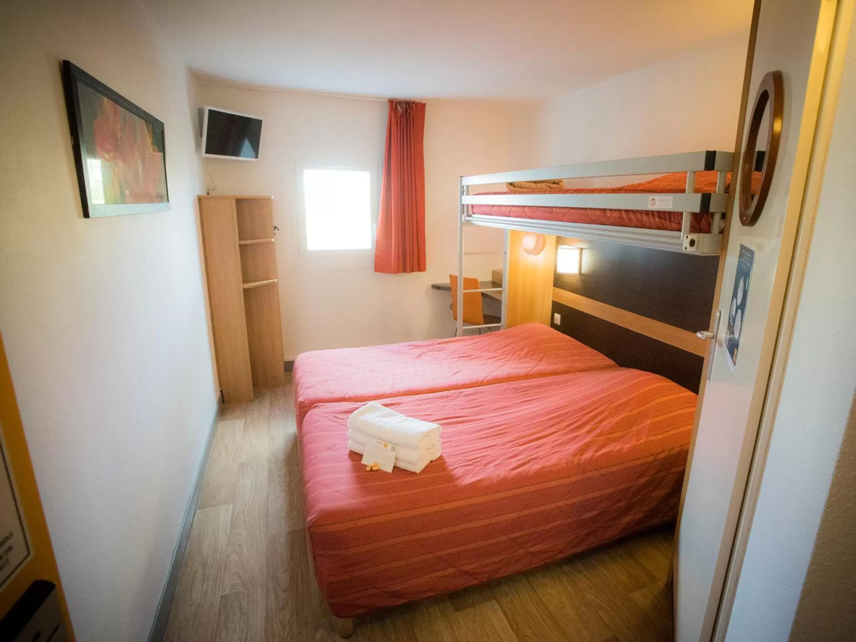 Bedroom, Bunk Bed in Premiere Classe Lisieux