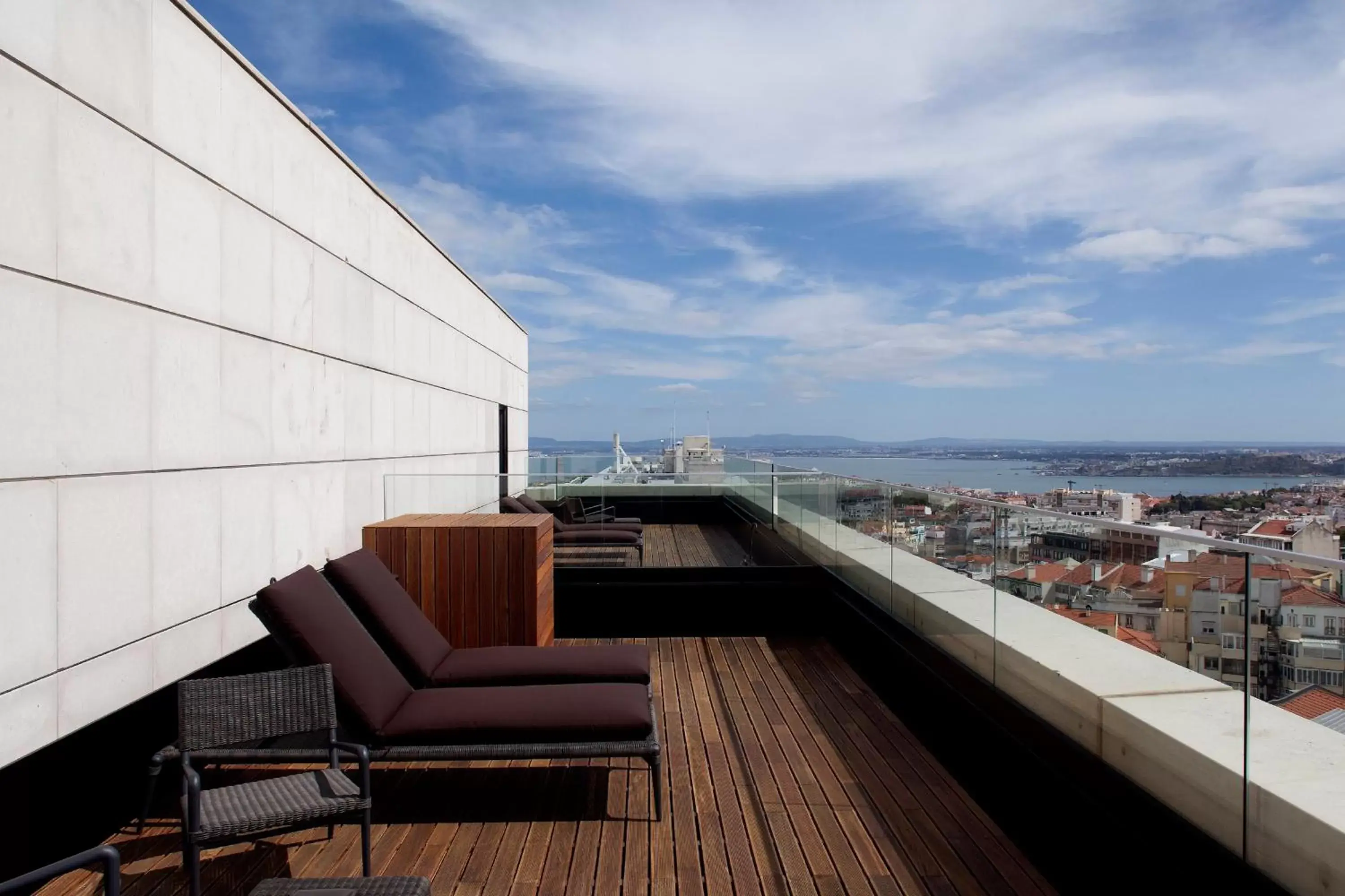 Photo of the whole room, Balcony/Terrace in InterContinental Lisbon, an IHG Hotel